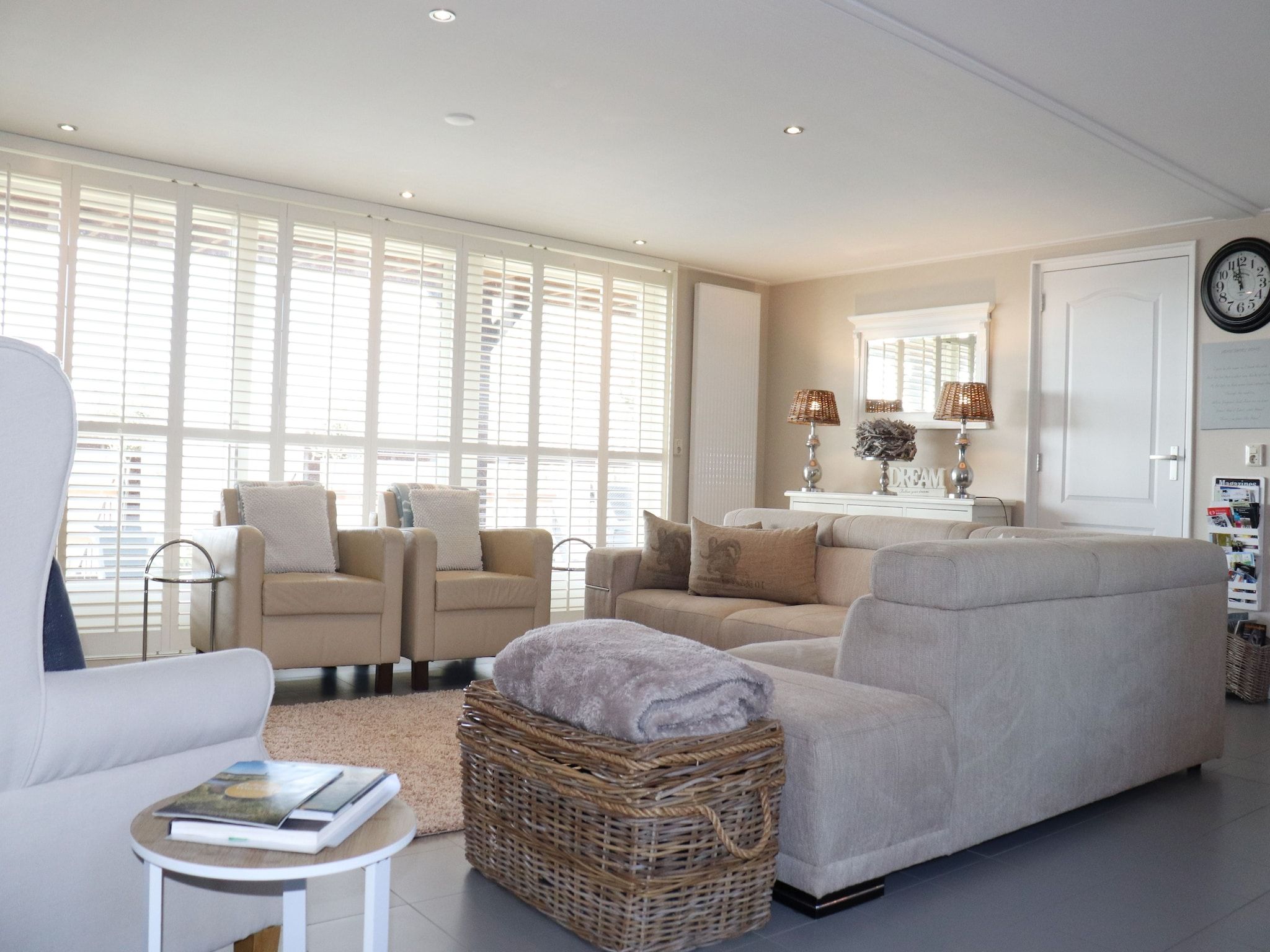 De woonkamer van Wol Thus in Paesens