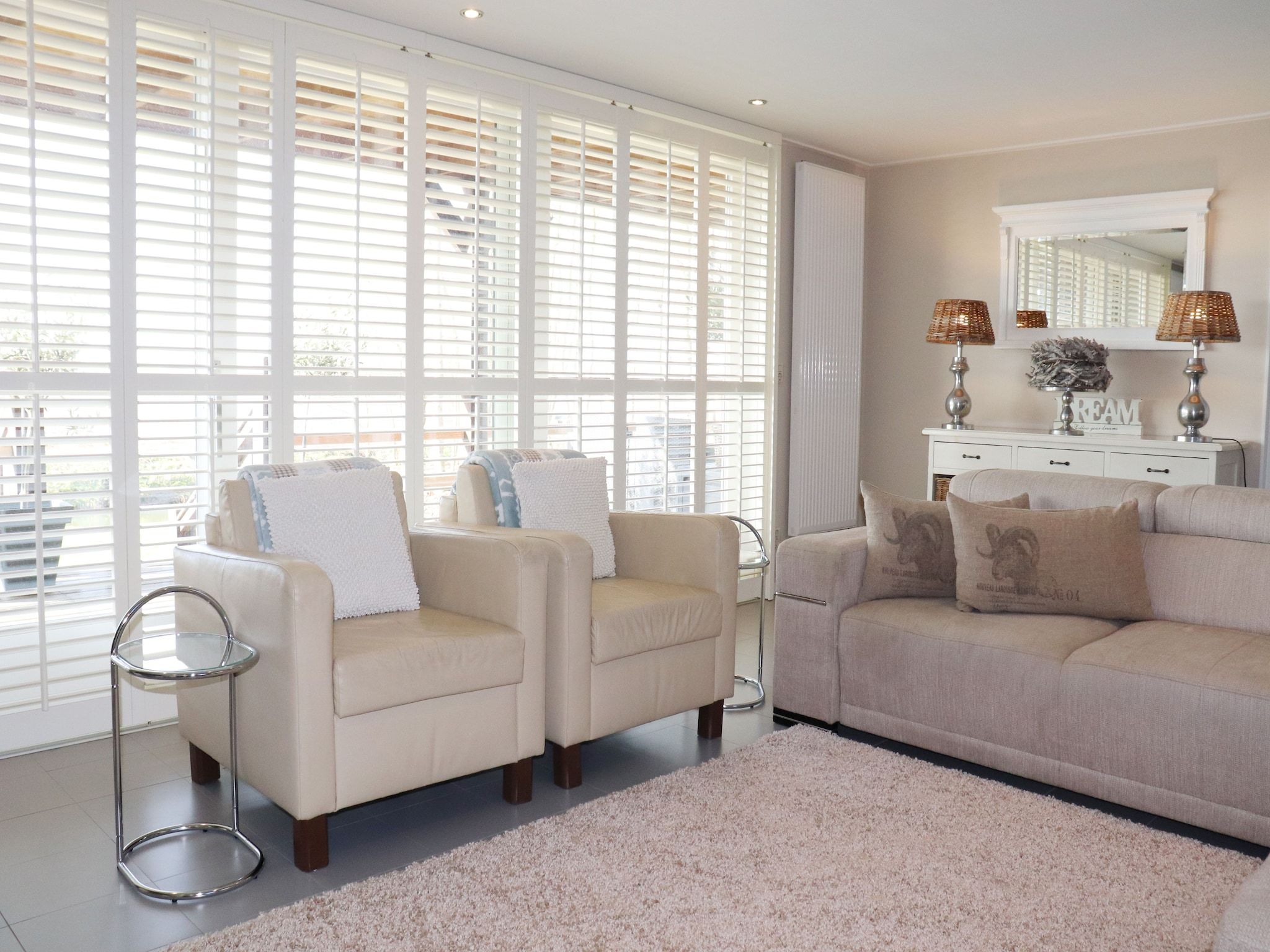 De woonkamer van Wol Thus in Paesens