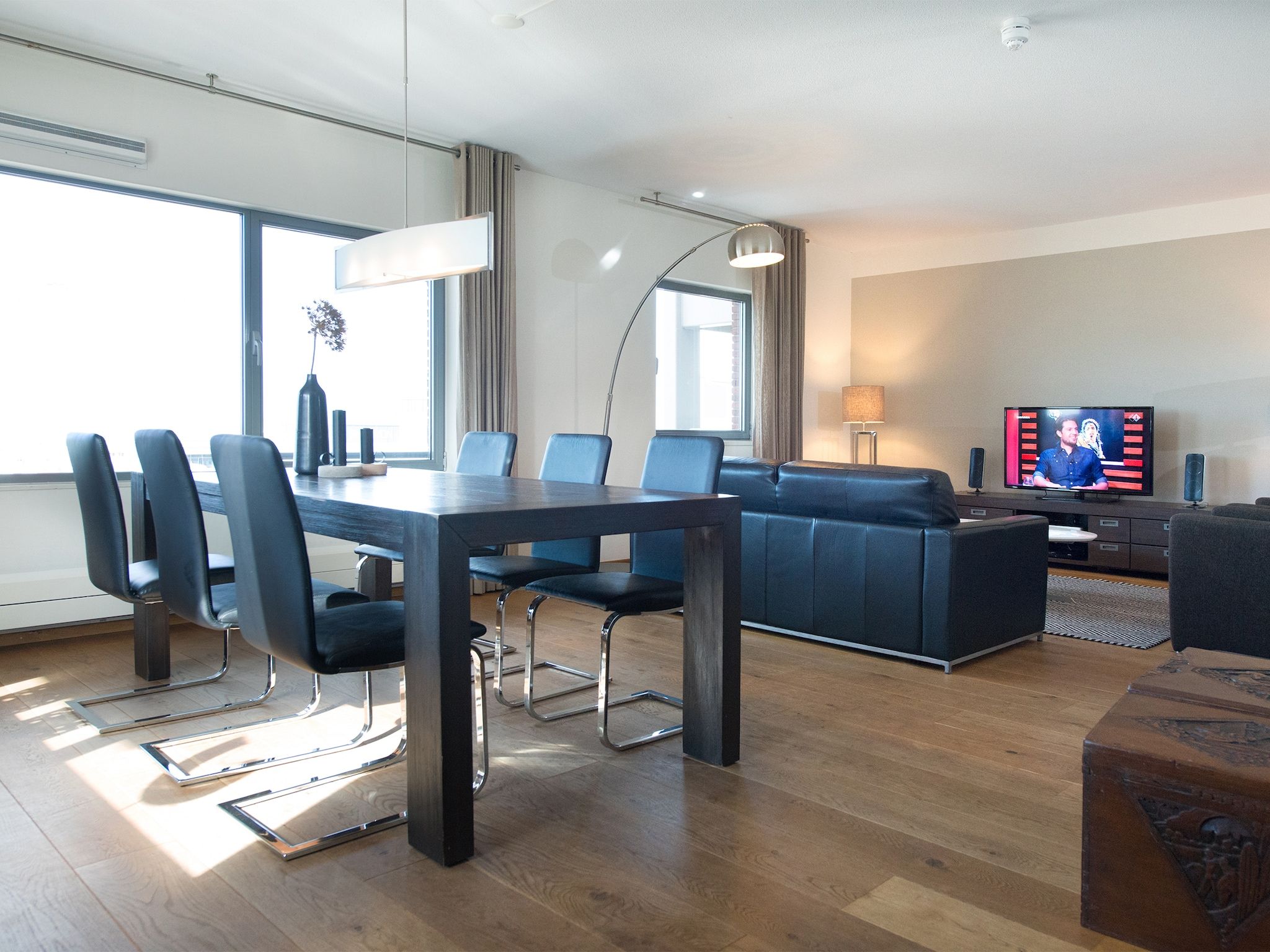 De eetkamer van Scheveningen Harbour 40 in Den Haag