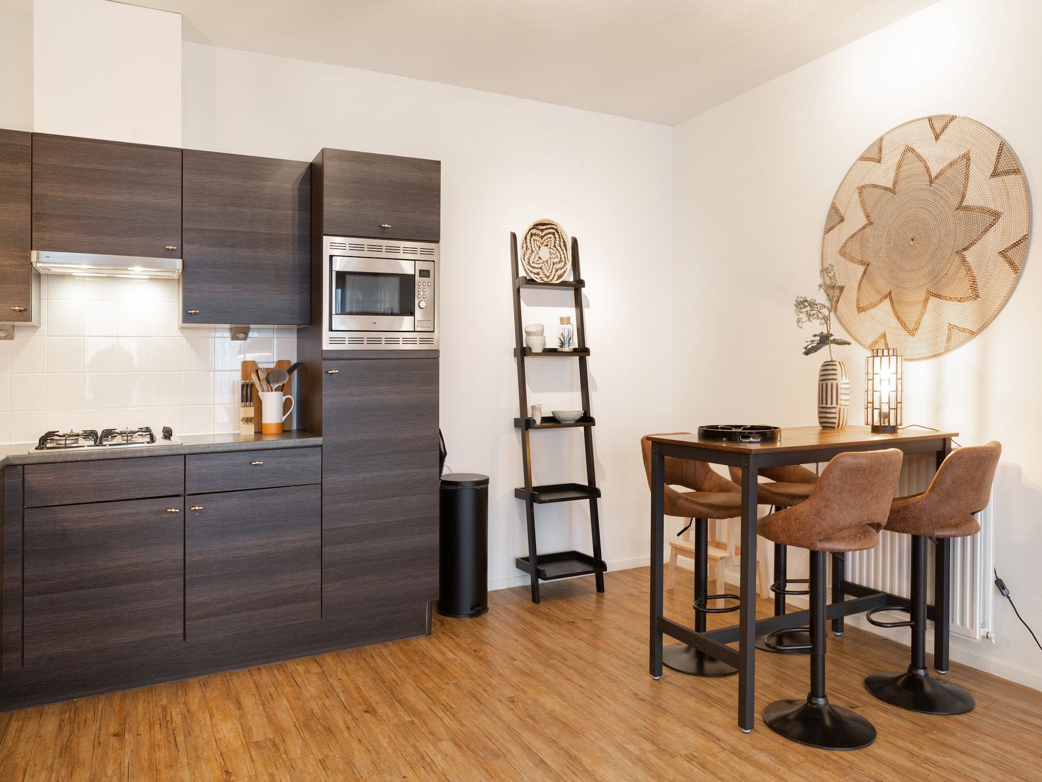 De eetkamer van Scheveningen Harbour 62 in Den Haag