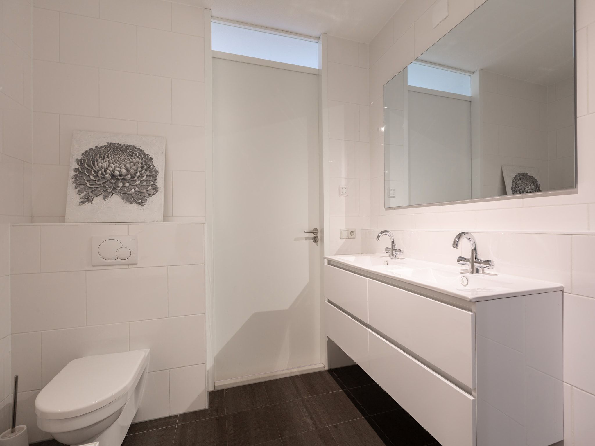 De badkamer van Scheveningen Harbour 72A in Den Haag