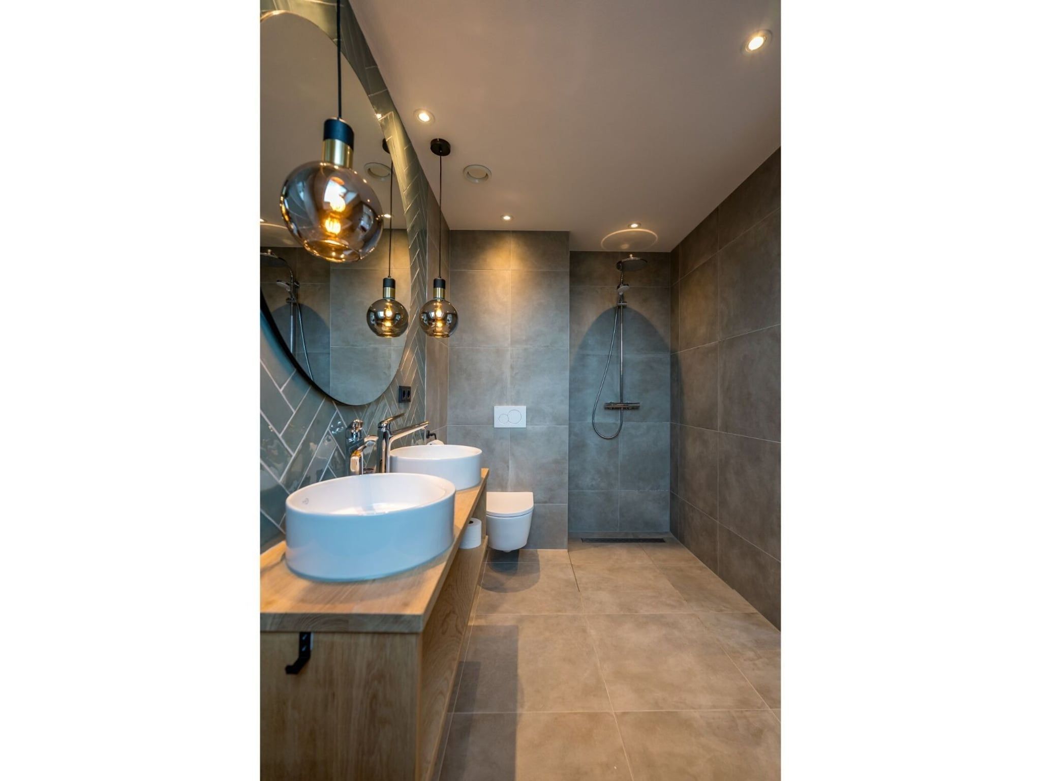 De badkamer van P-Princenhof C in De Cocksdorp