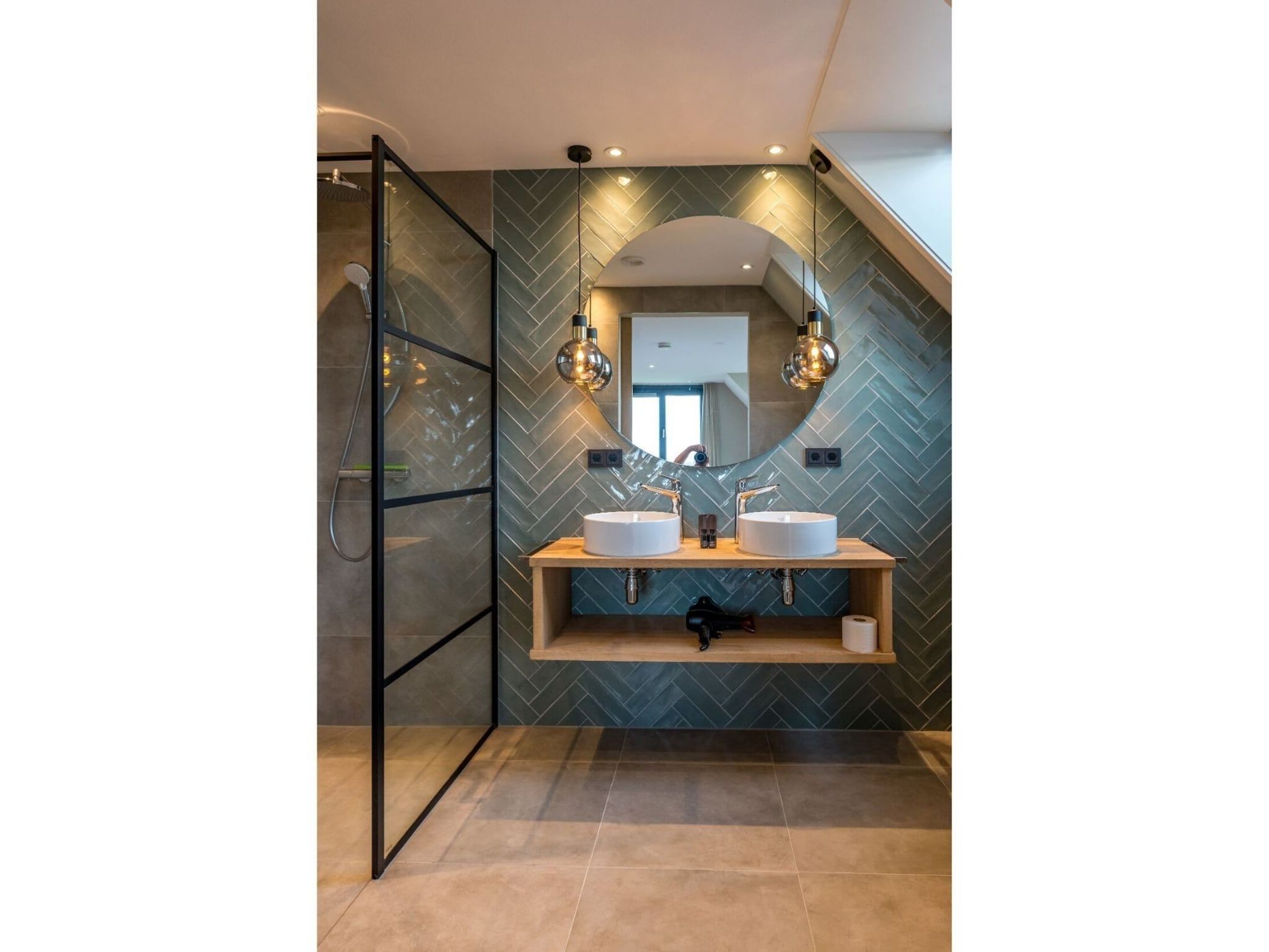 De badkamer van P-Princenhof C in De Cocksdorp