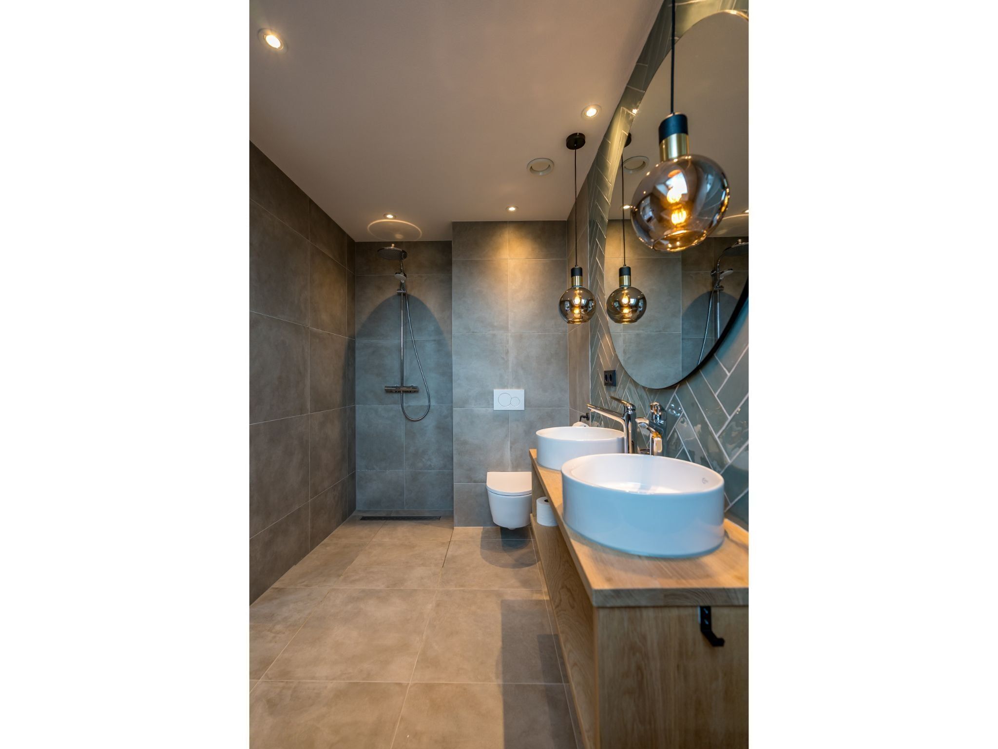 De badkamer van P-Princenhof C in De Cocksdorp