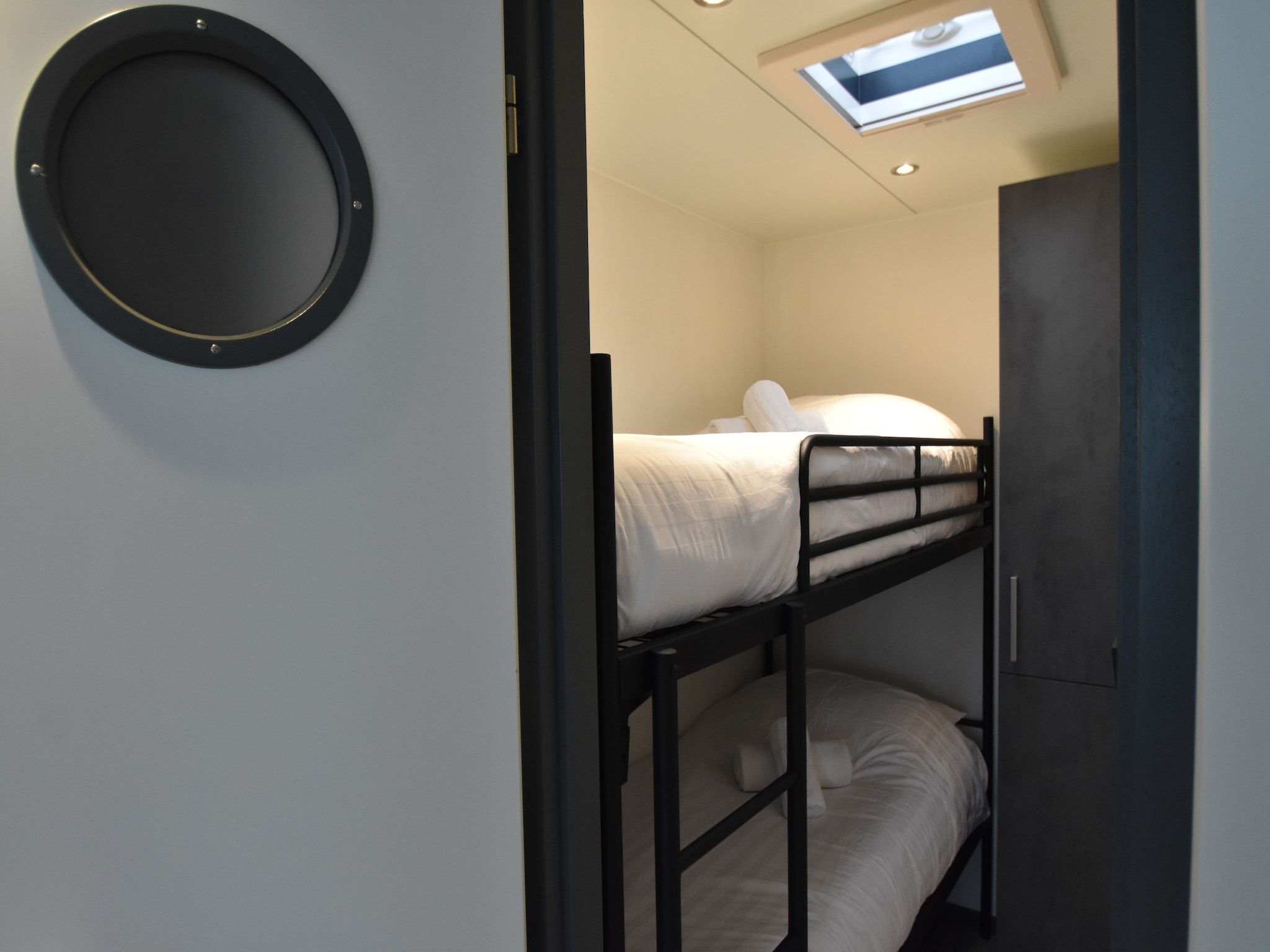 Een slaapkamer van Boot Zonder Naam in Volendam