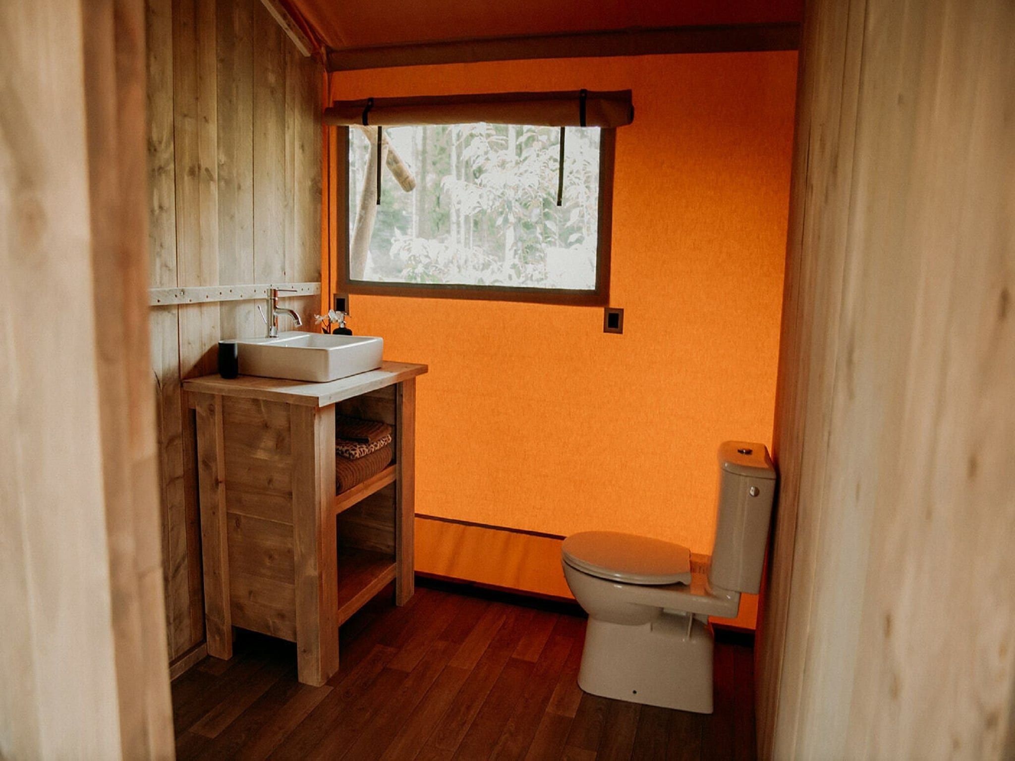 De badkamer van Vakantiepark Mölke 33 in Zuna