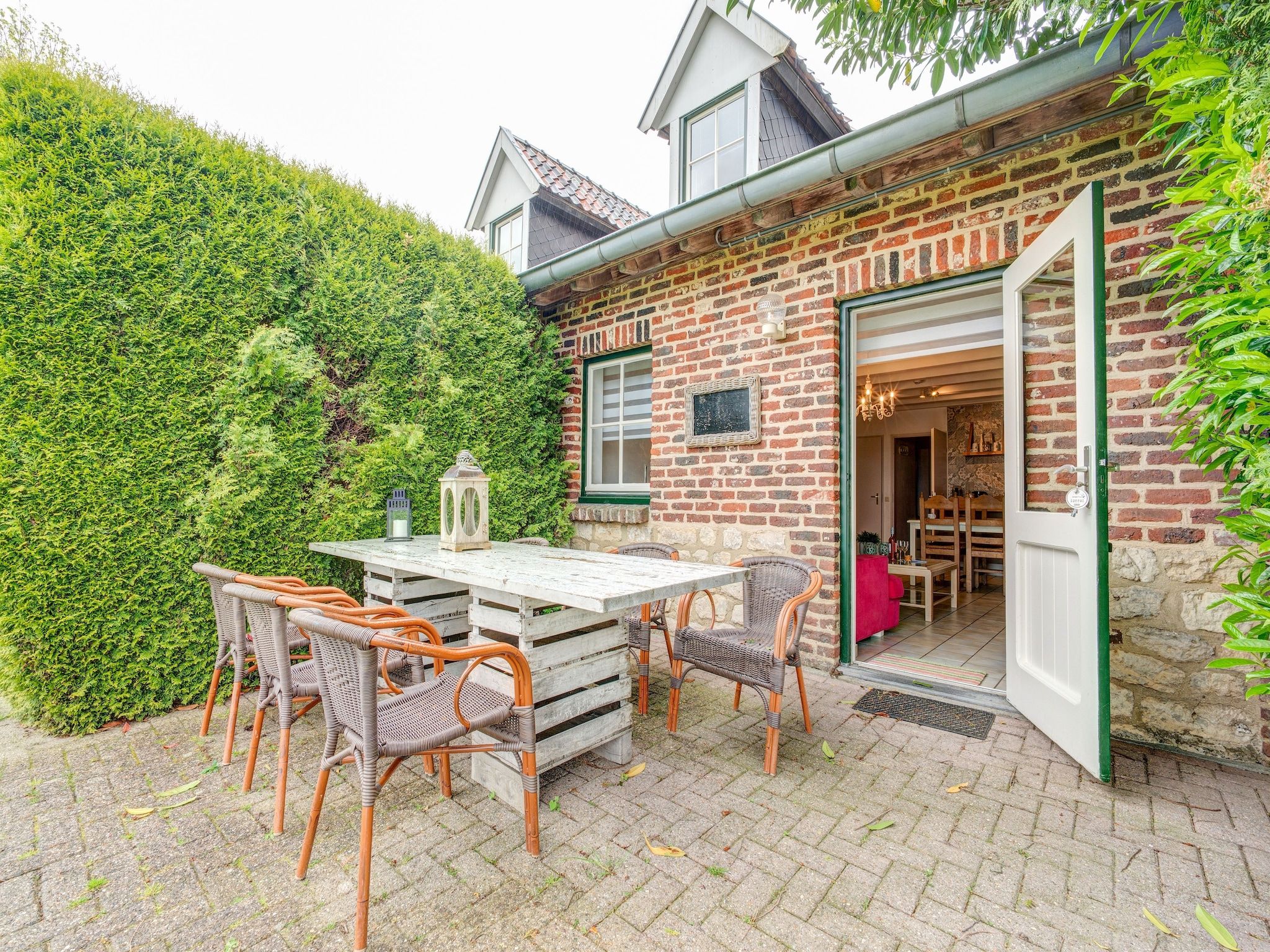 Het terras van Valleyview Cottages - NR15 in Ubachsberg