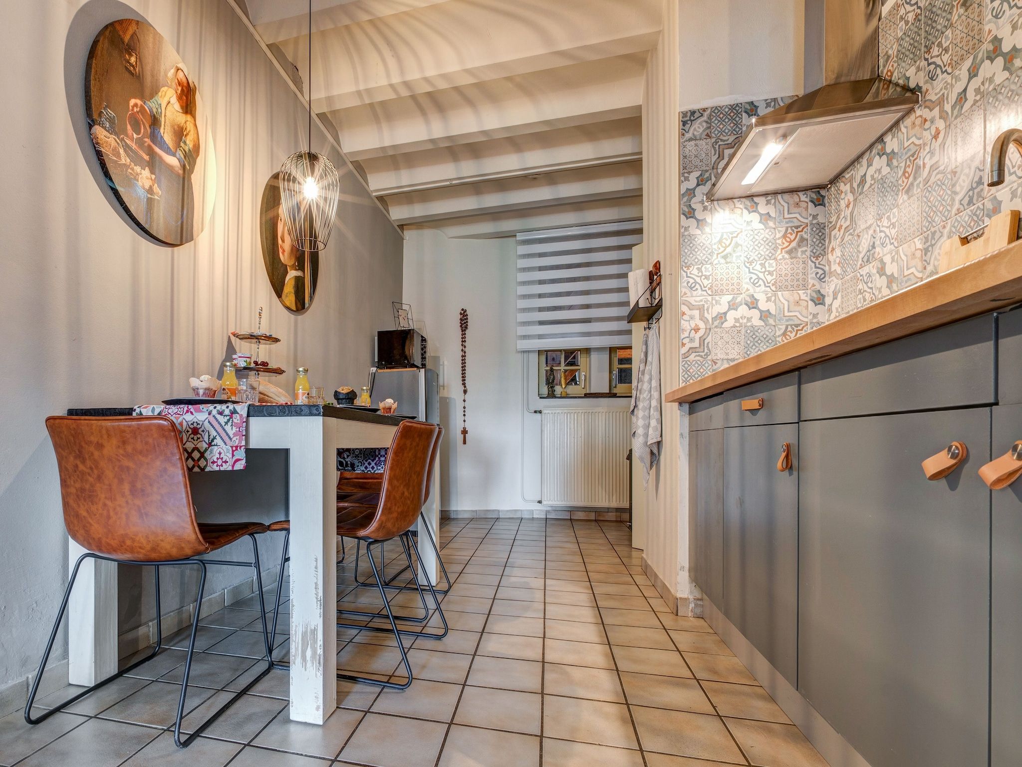 De eetkamer van Valleyview Cottages - NR12 in Voerendaal