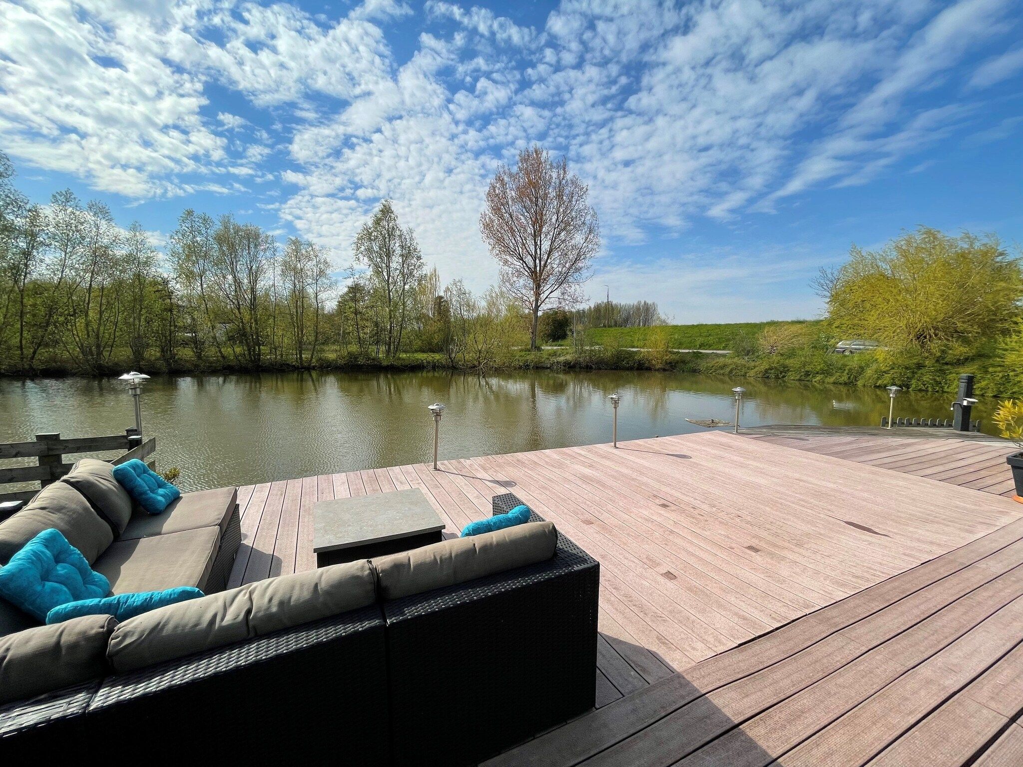 Het uitzicht vanaf Villa Avondrood in Ooltgensplaat