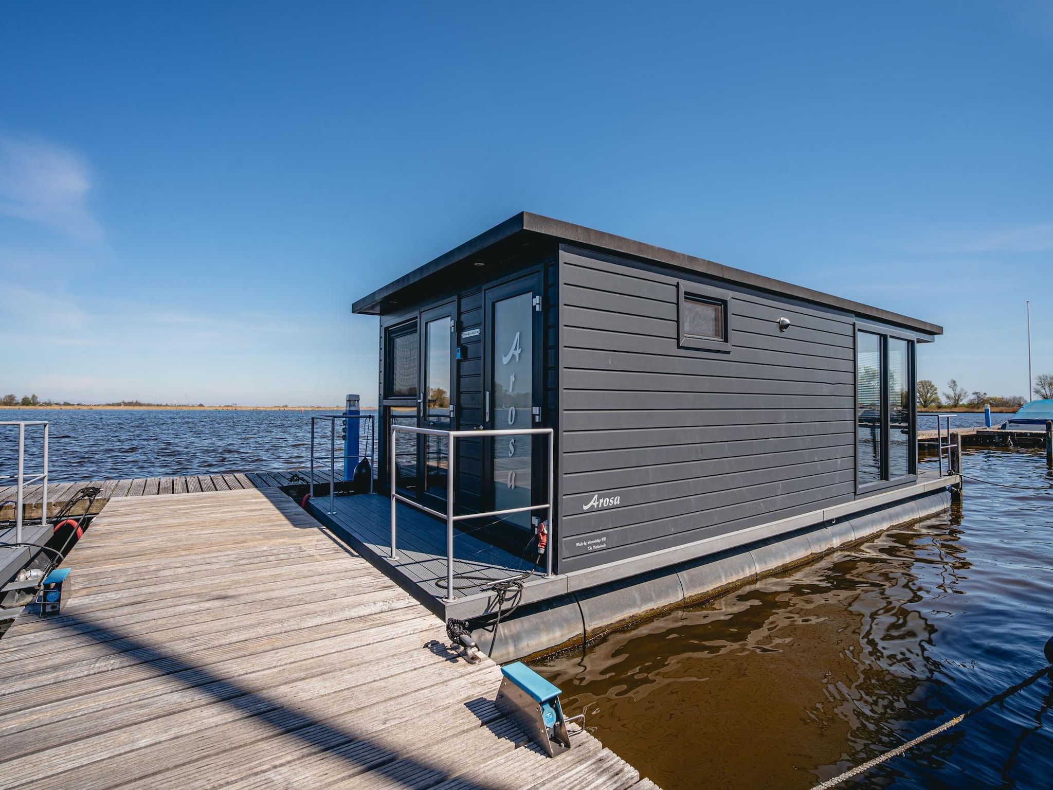 De buitenkant van Waterpark de Meerparel 11 in Uitgeest