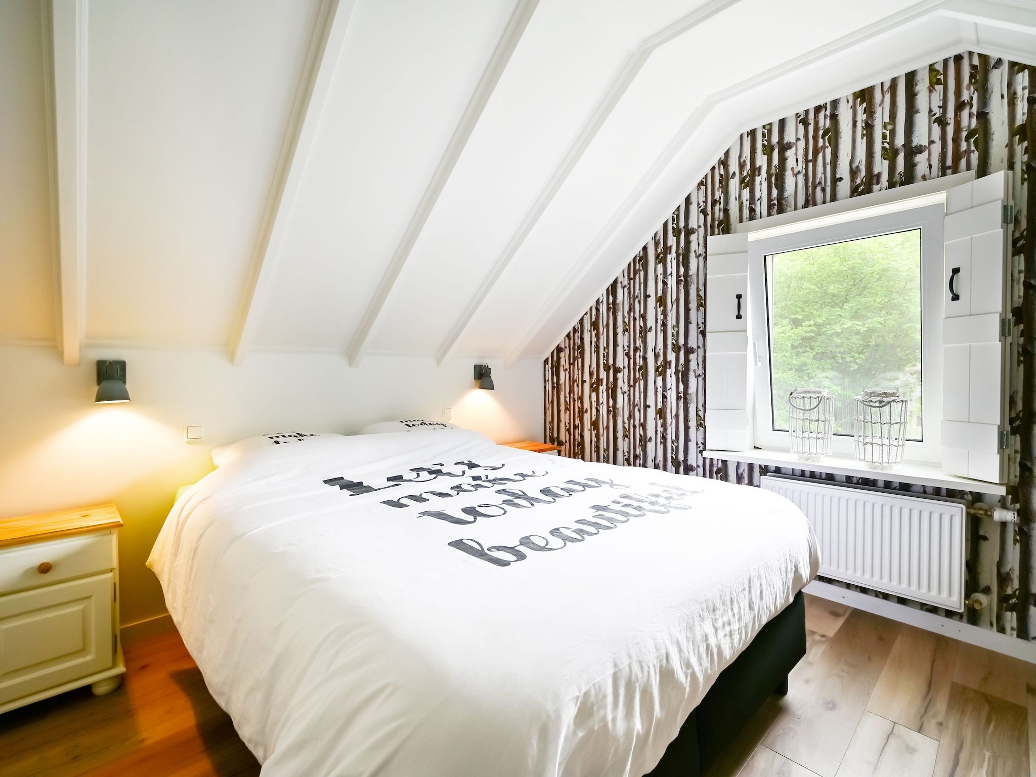 Een slaapkamer van 't Huuske Truuske in Reutum