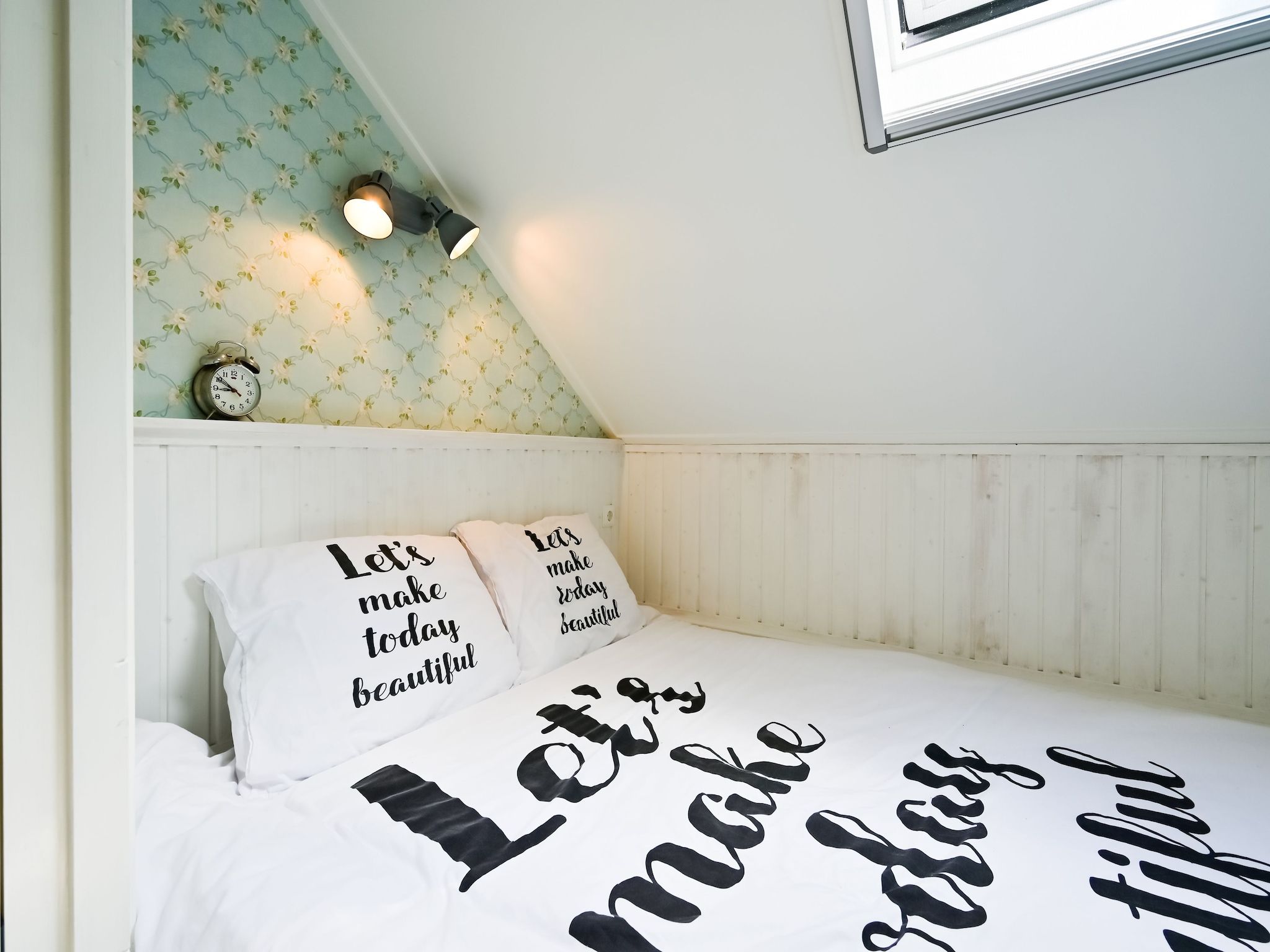 Een slaapkamer van 't Huuske Truuske in Reutum