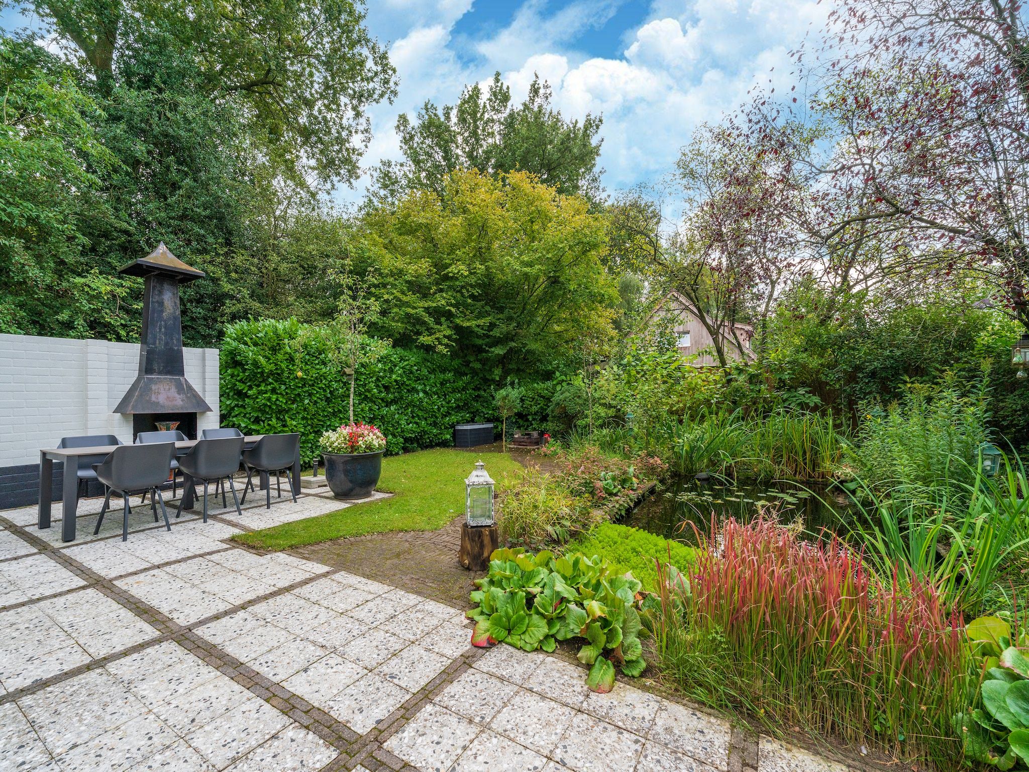 De tuin van 't Huuske Truuske in Reutum