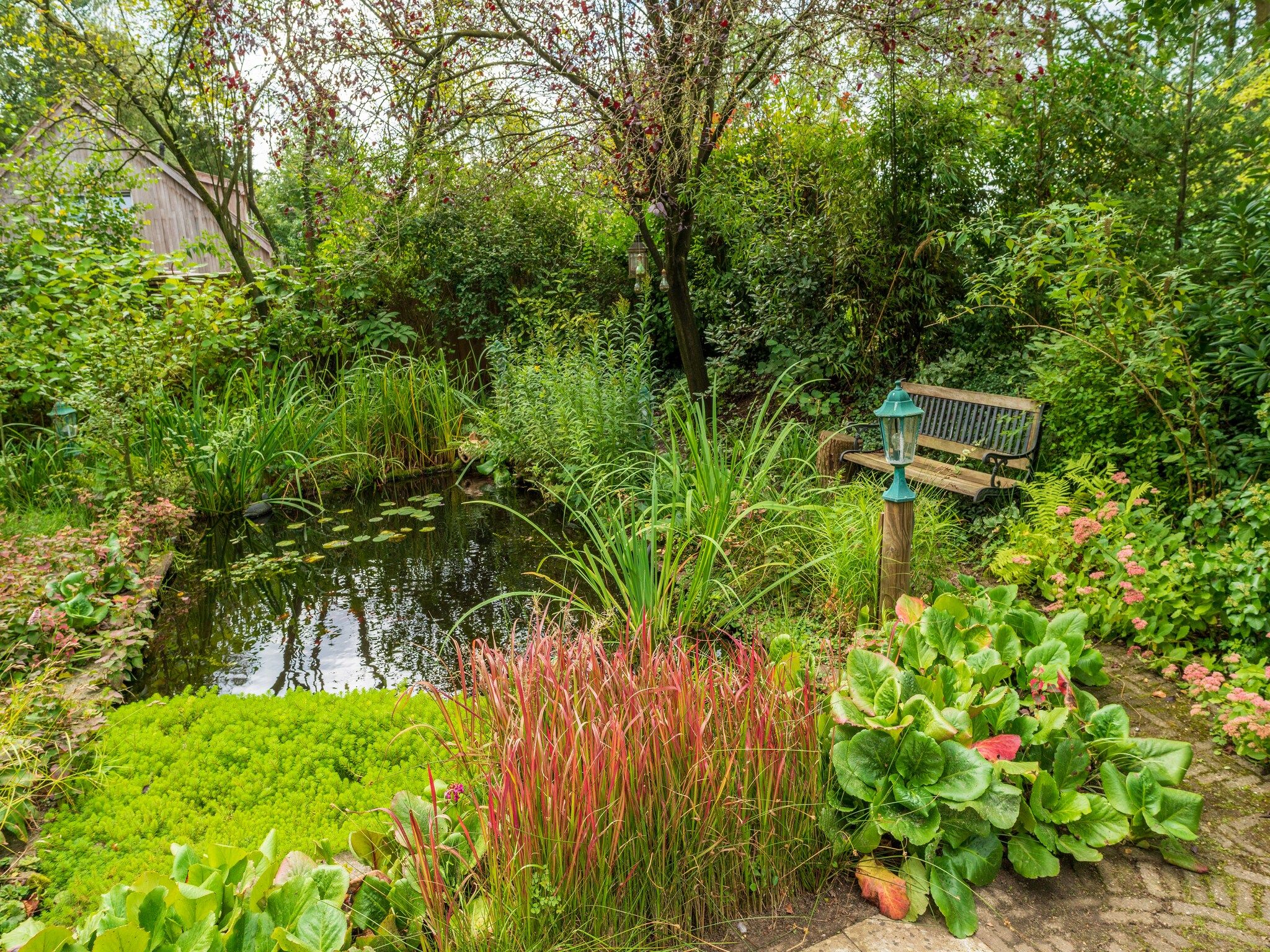 De tuin van 't Huuske Truuske in Reutum