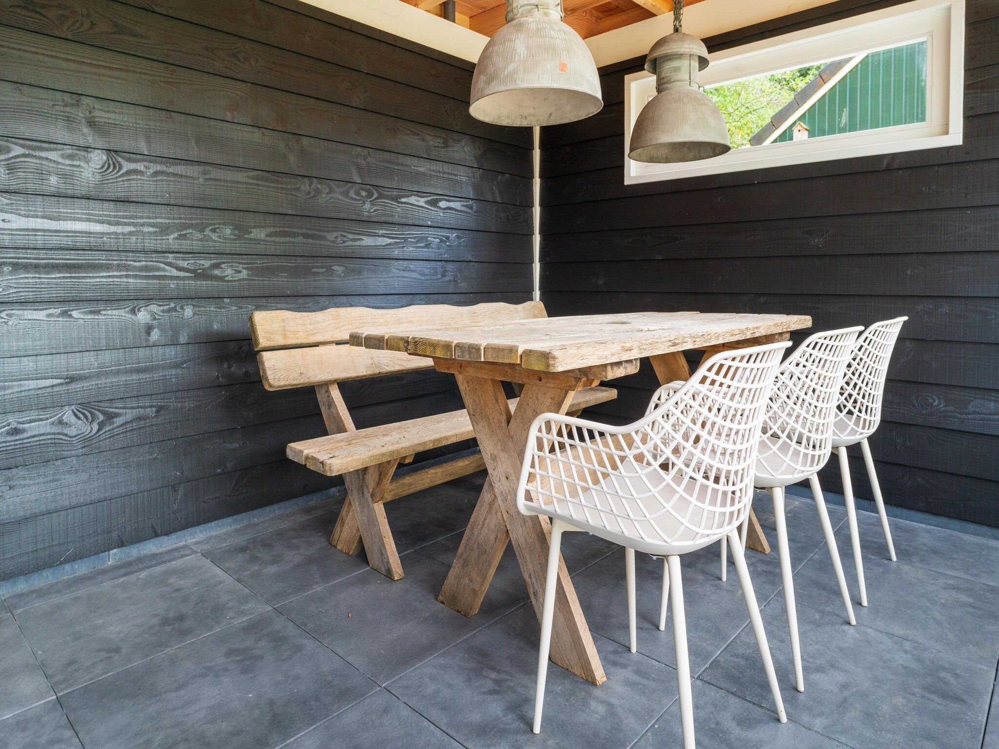 De eetkamer van 't Huuske Truuske in Reutum