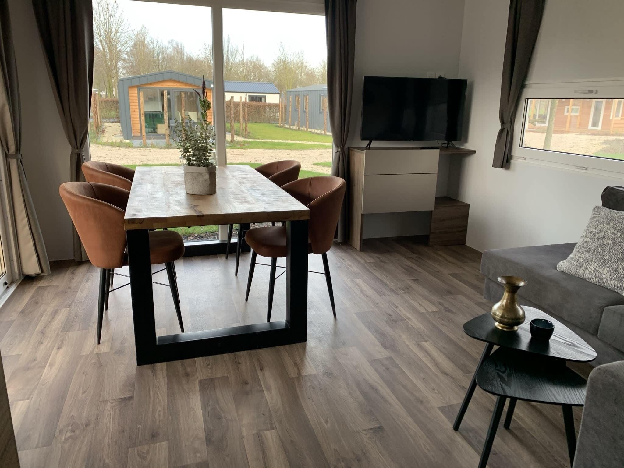 De eetkamer van Cottage 4 in Kaatsheuvel