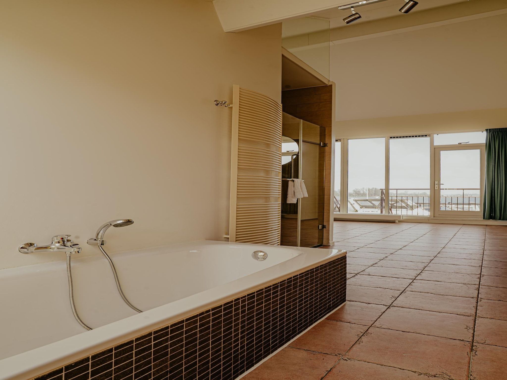 De badkamer van Waterpark de Meerparel 12 in Uitgeest