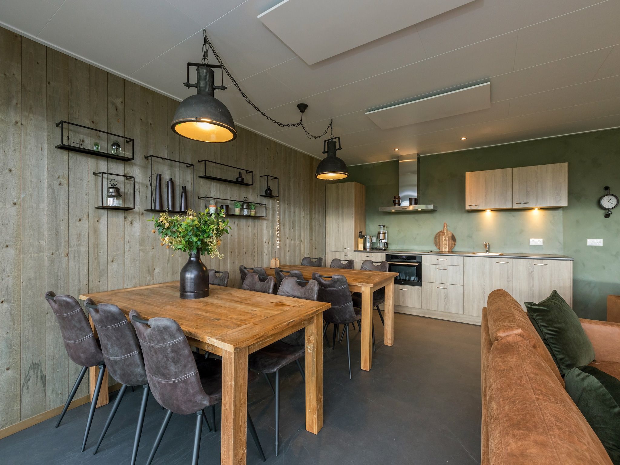 De woonkamer van Vroondijk 2-Zeebloesempje in Vrouwenpolder