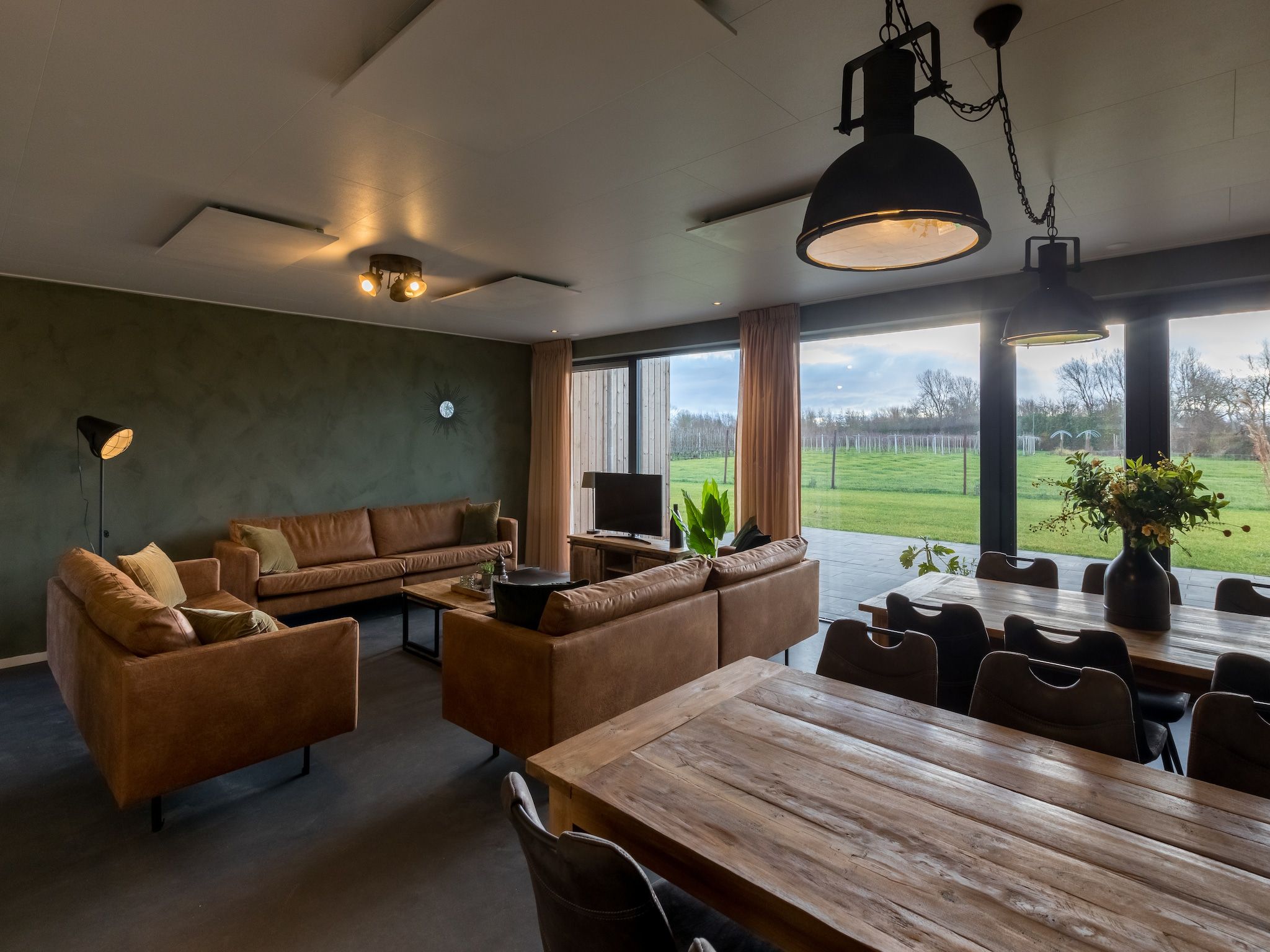 De woonkamer van Vroondijk 2-Zeebloesempje in Vrouwenpolder