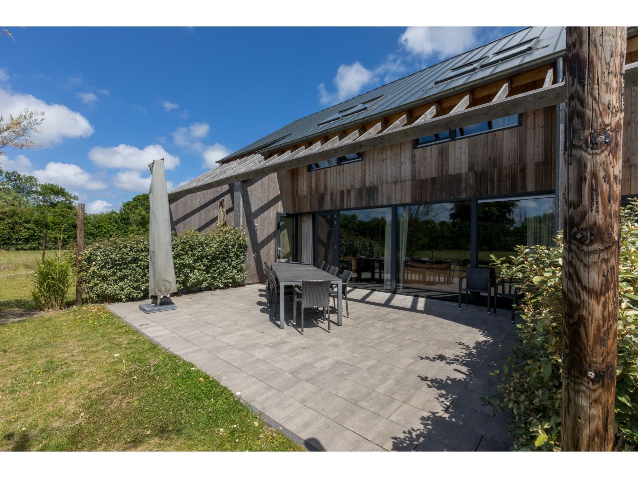 Het terras van Vroondijk 2-Zeebloesempje in Vrouwenpolder