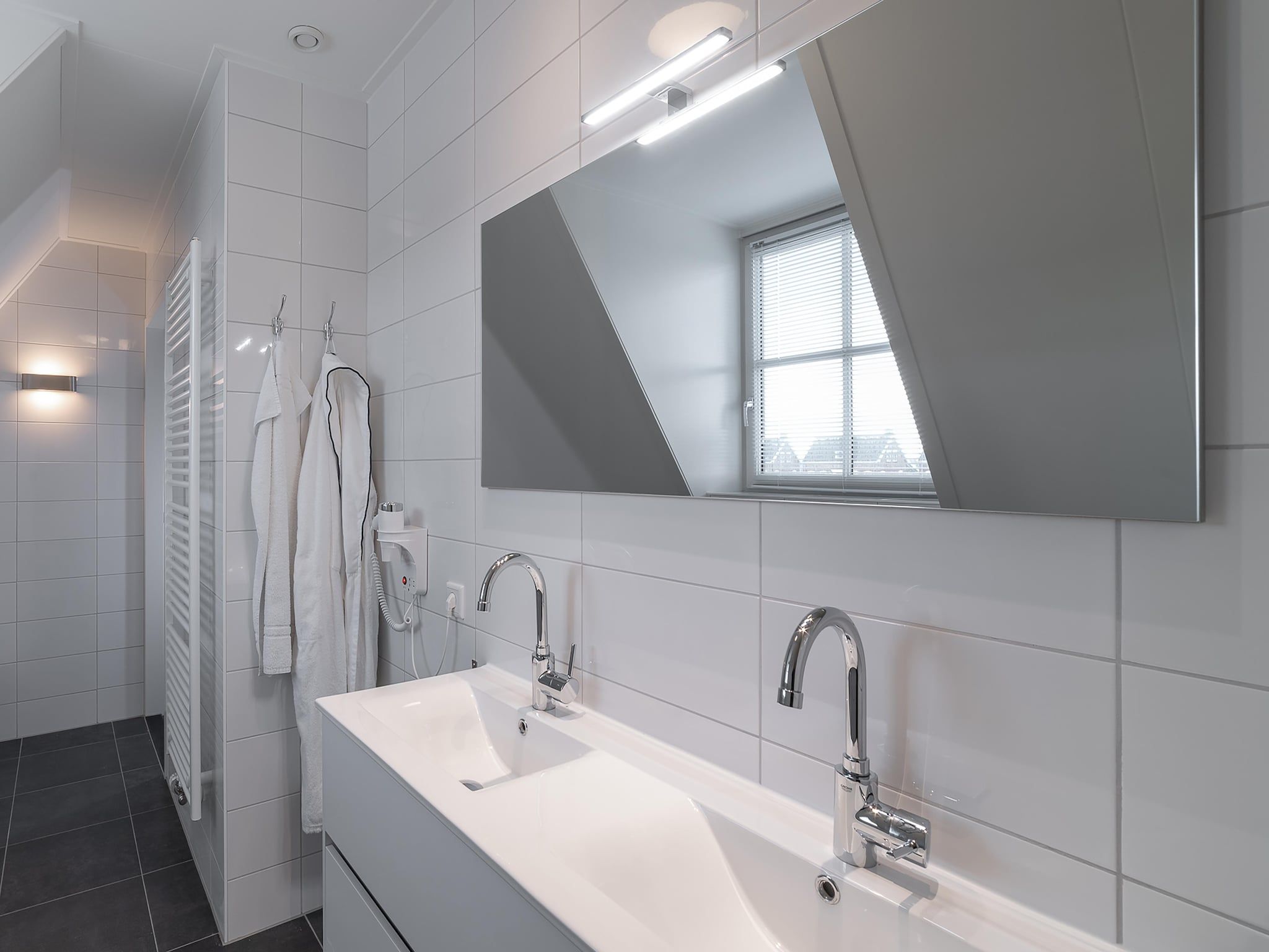 De badkamer van 8-persoons geschakeld - 1 in Colijnsplaat