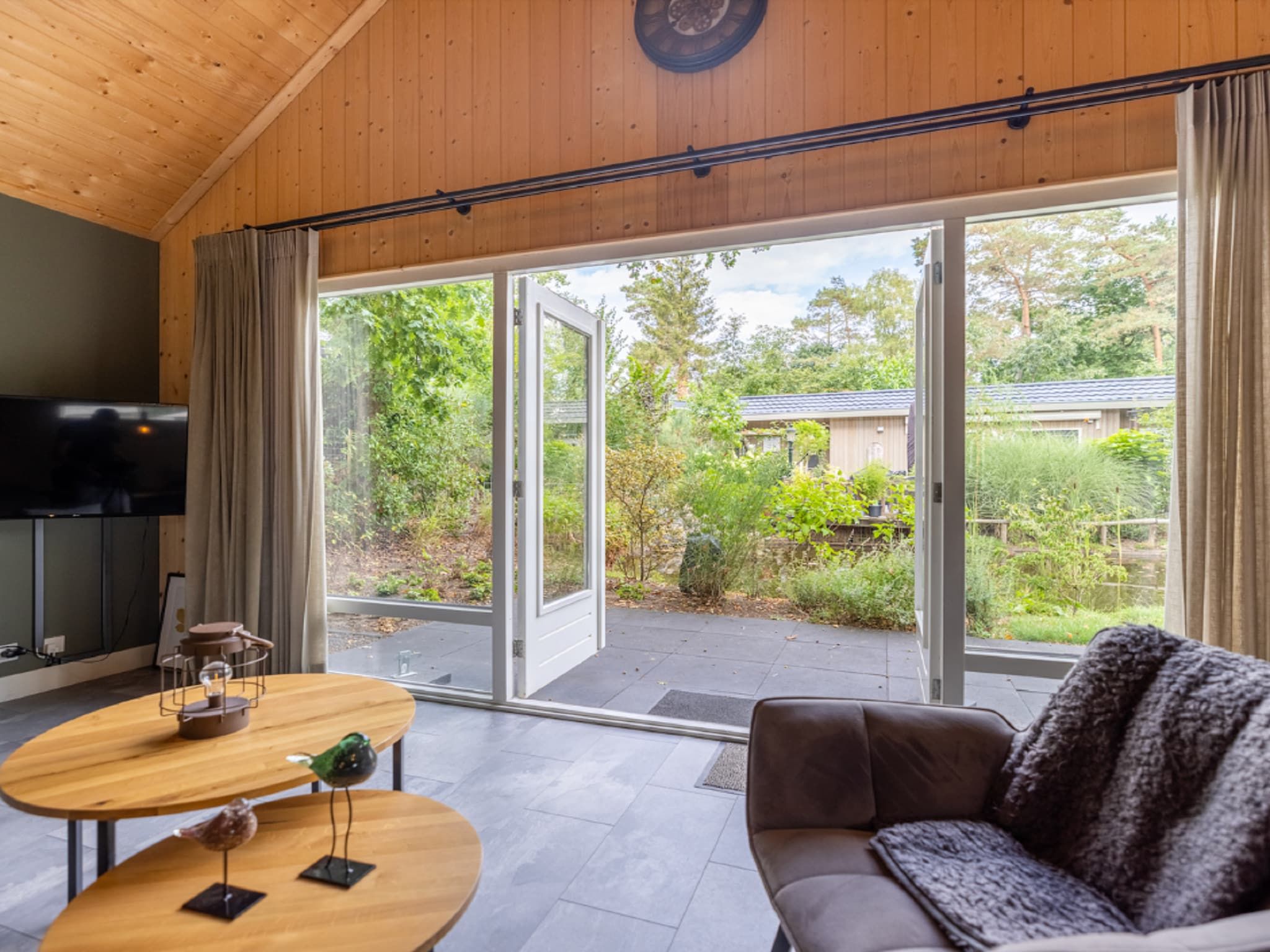 Het uitzicht vanaf Vakantiepark De Rimboe & De Woeste Hoogte 18 in Hoenderloo