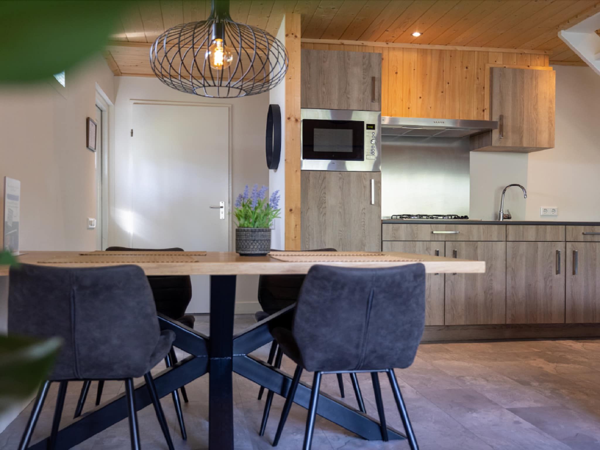 De keuken van Vakantiepark De Rimboe & De Woeste Hoogte 18 in Hoenderloo