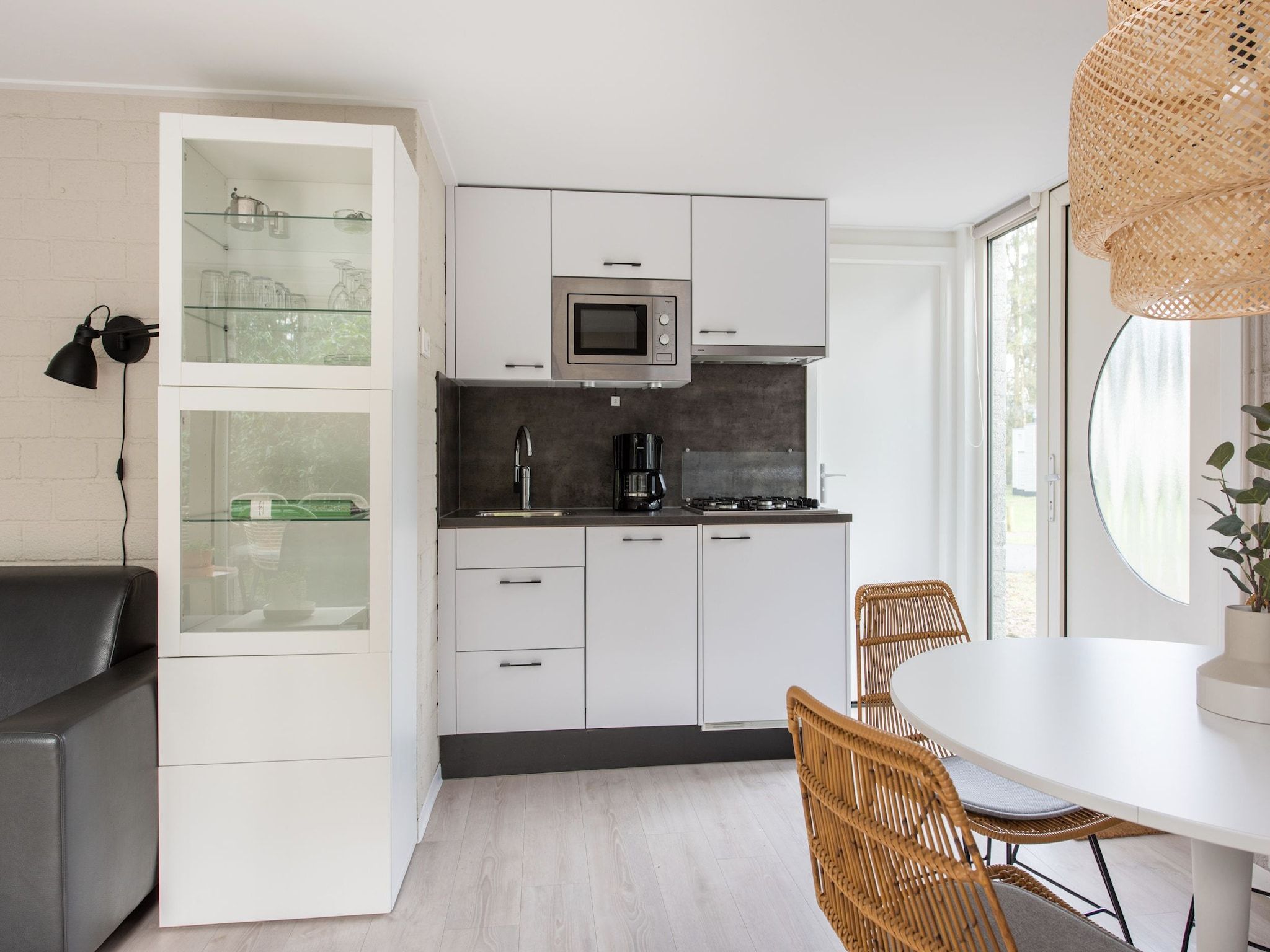 De keuken van Vakantiepark de Berkenhorst 10 in Kootwijk