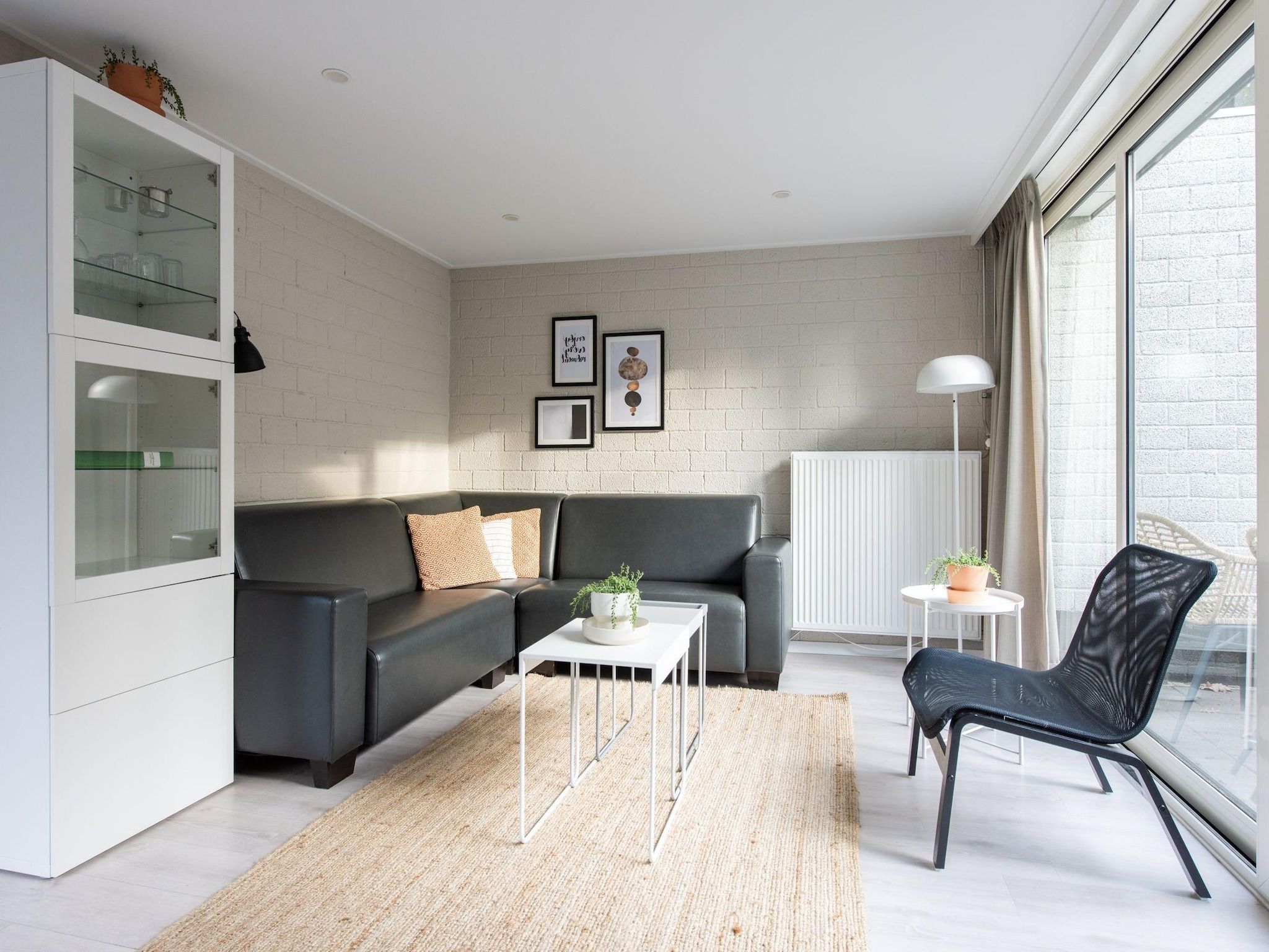 De woonkamer van Vakantiepark de Berkenhorst 10 in Kootwijk