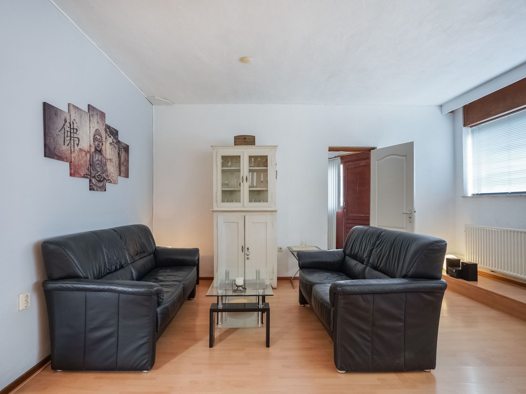 De woonkamer van Casa Acacia in Landgraaf