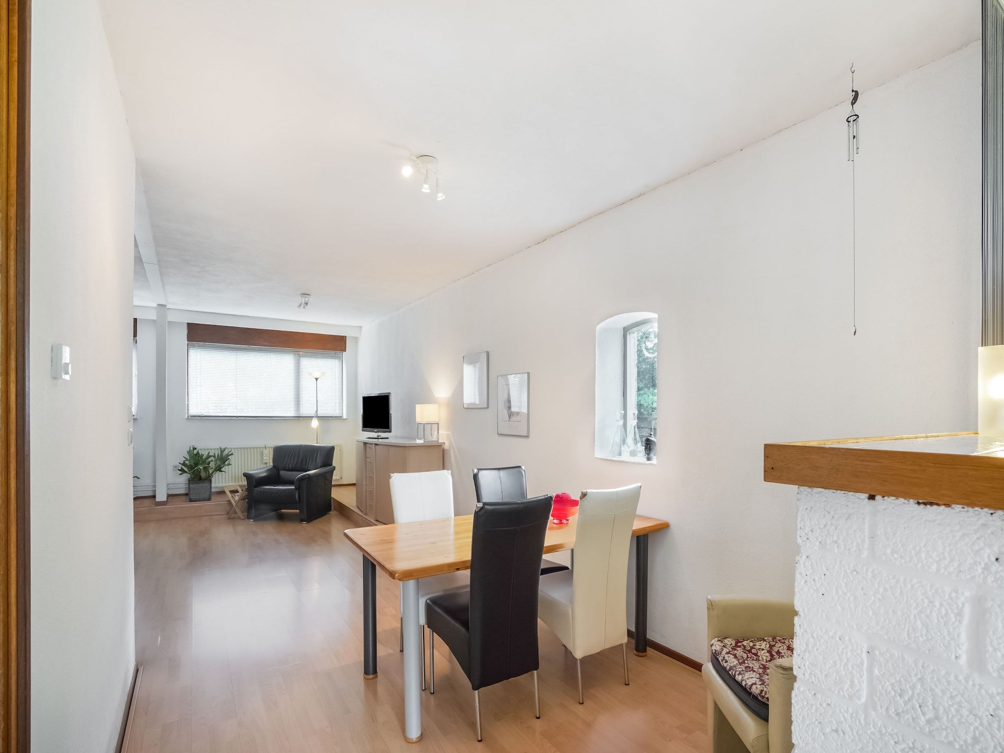 De eetkamer van Casa Acacia in Landgraaf