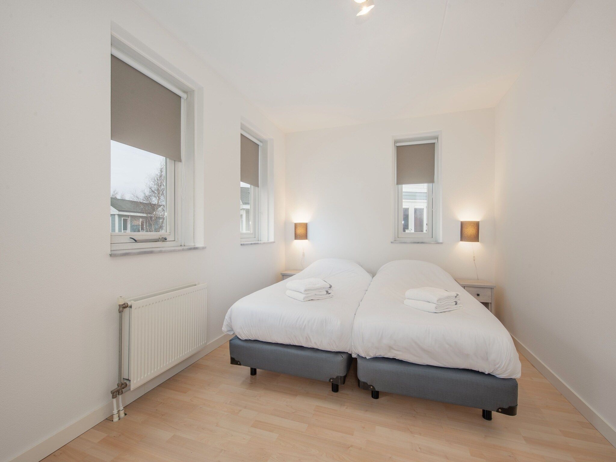 Een slaapkamer van Cape Helius 21 in Hellevoetsluis