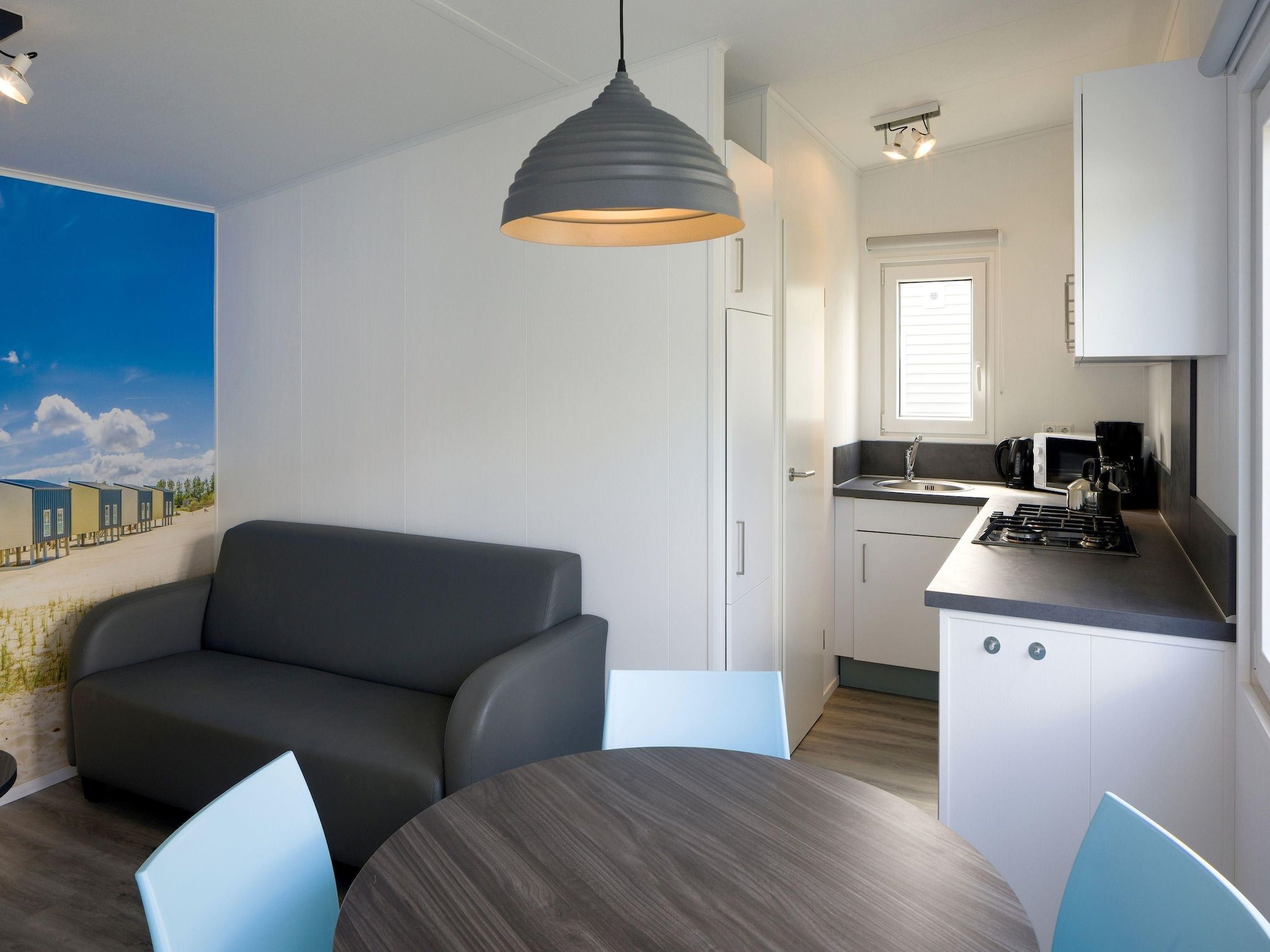 De woonkamer van Vakantiepark Beach Resort 22 in Kamperland