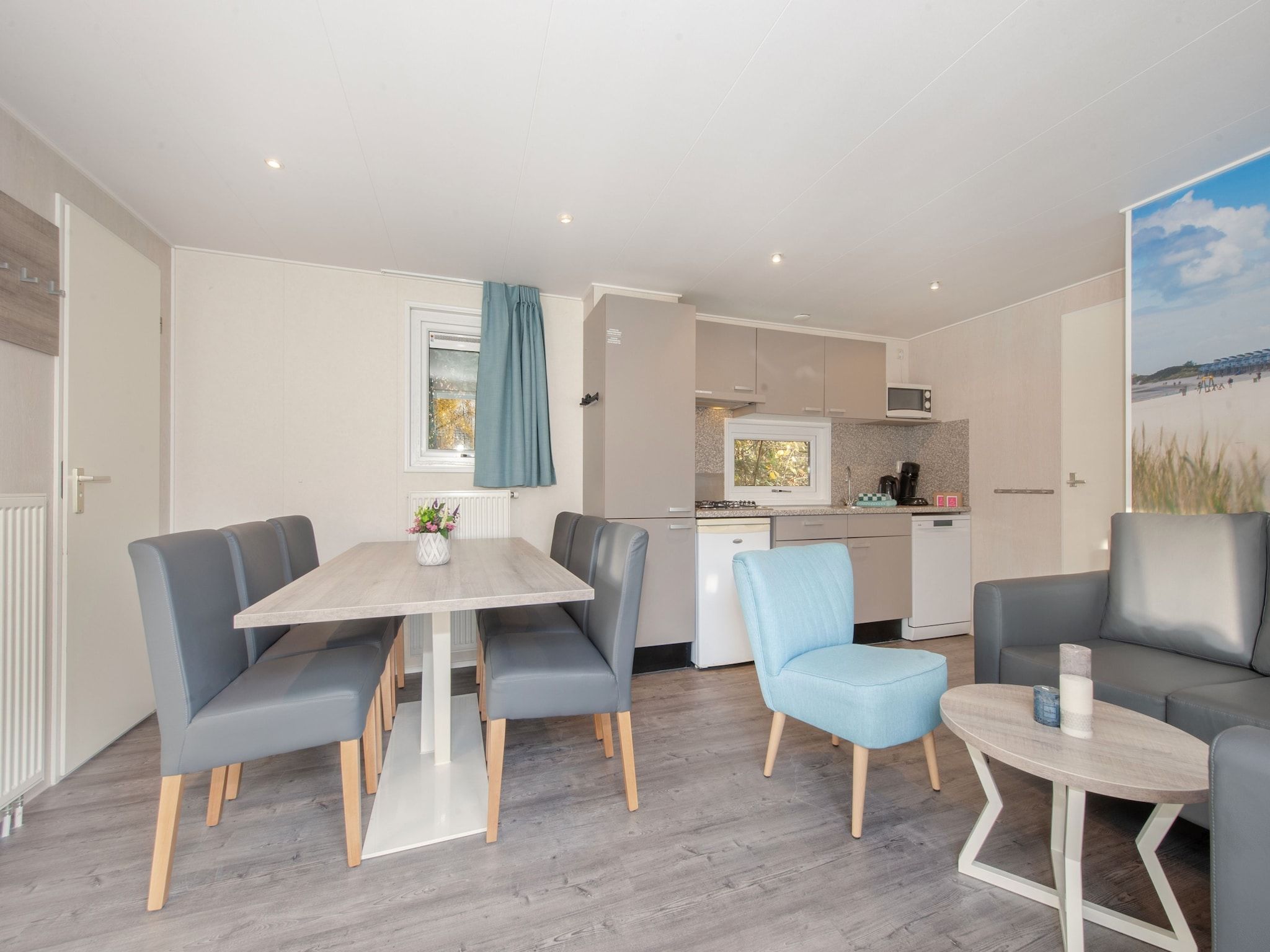 De woonkamer van Vakantiepark Beach Resort 23 in Kamperland