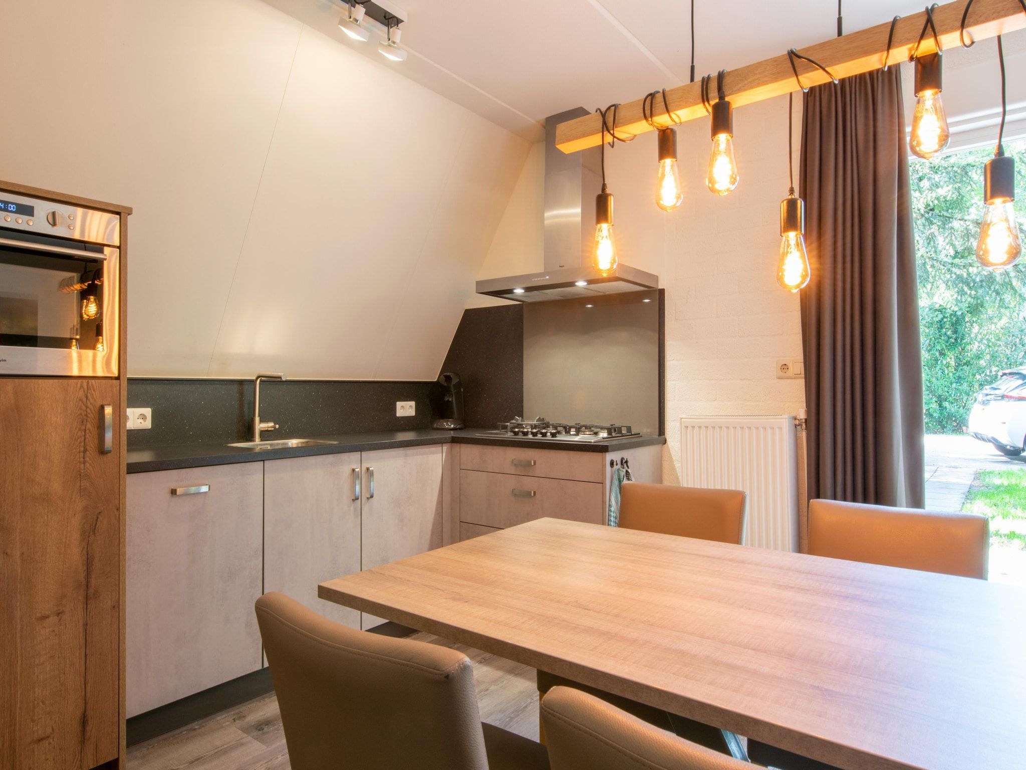 De keuken van Vakantiepark de Katjeskelder 15 in Oosterhout