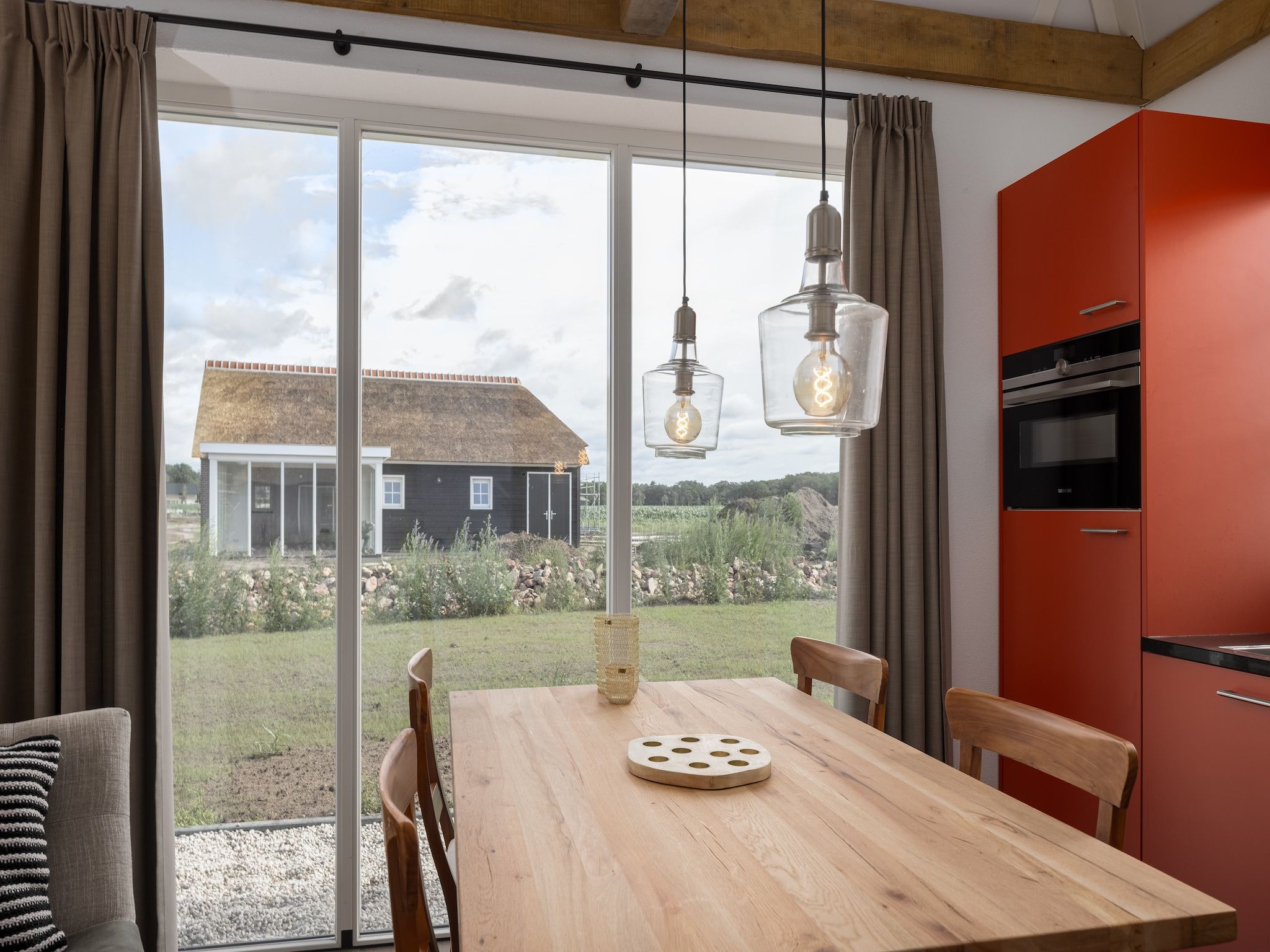 De eetkamer van Vakantiepark De Heihorsten 2 in Someren