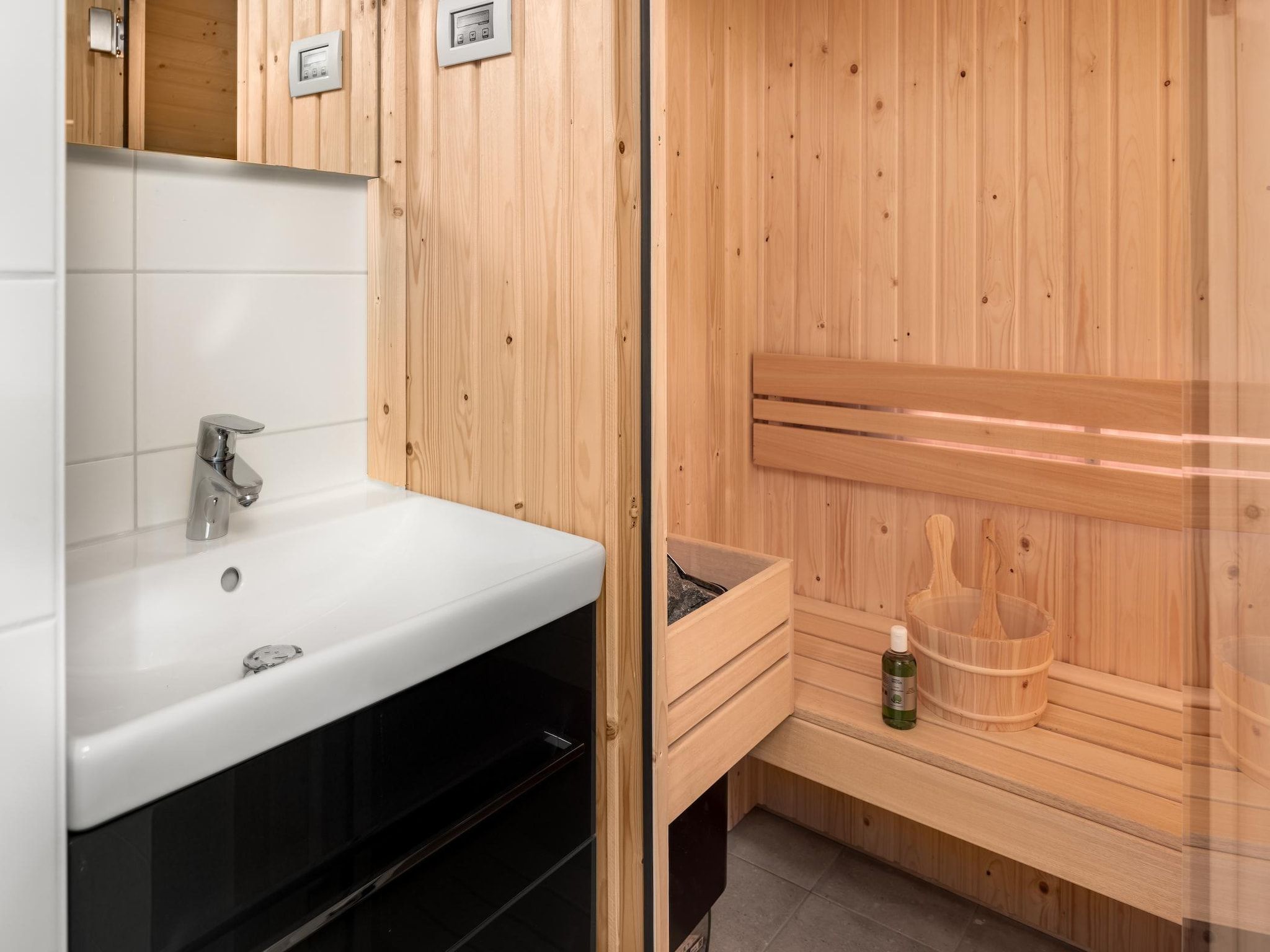 De badkamer van Park Veerse Kreek 5 in Wolphaartsdijk