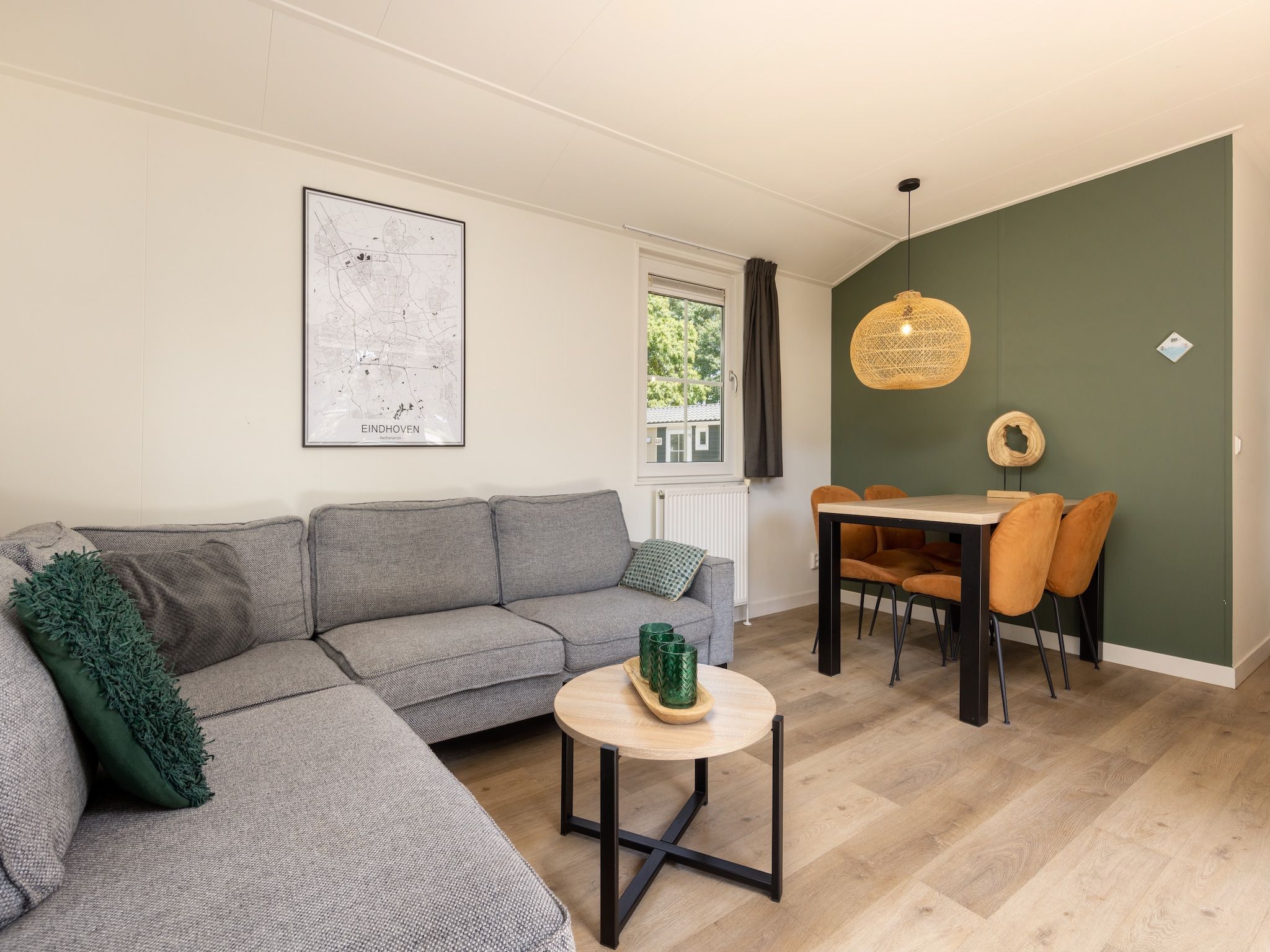 De woonkamer van Park De Peel 1 in Vlierden