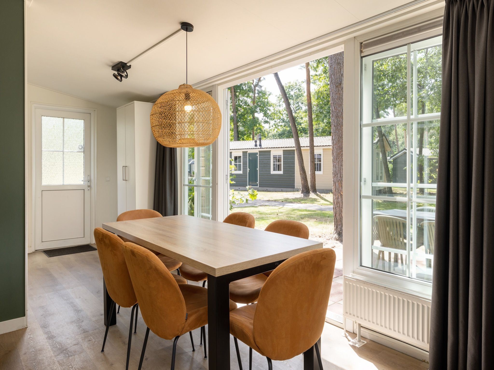 De woonkamer van Park De Peel 2 in Vlierden