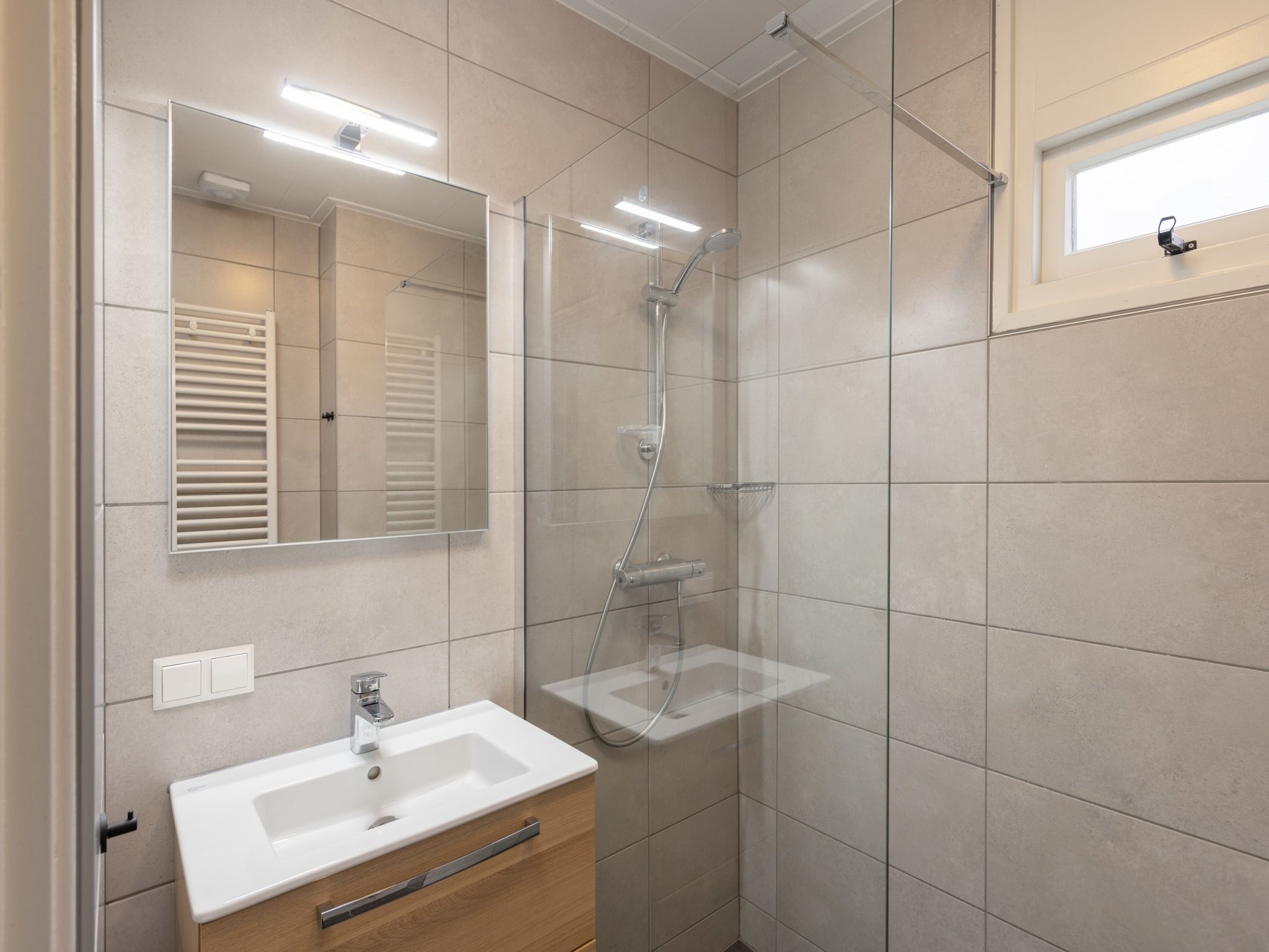 De badkamer van Park De Peel 5 in Vlierden