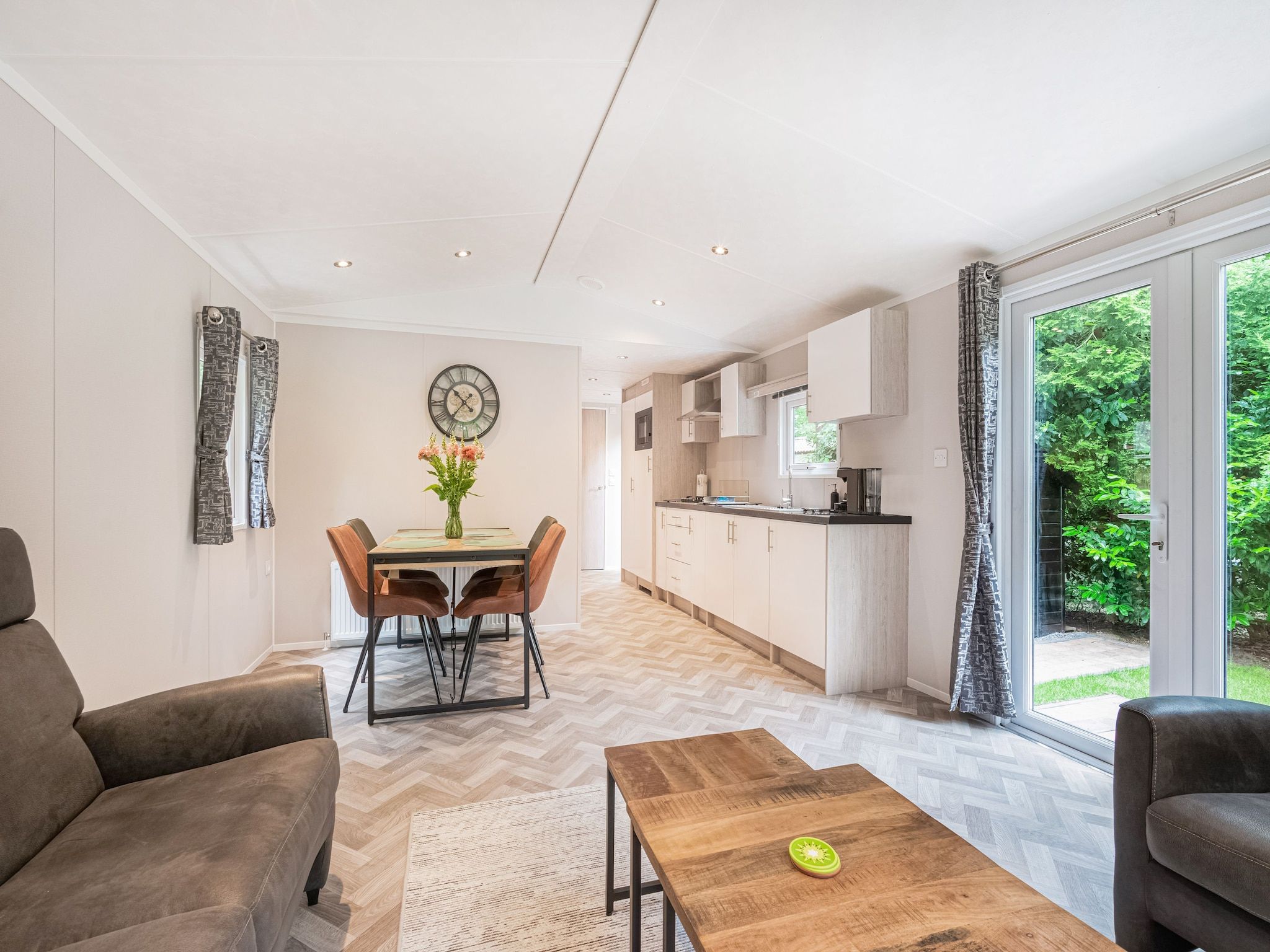 De eetkamer van Chalet in Vledder in Vledder