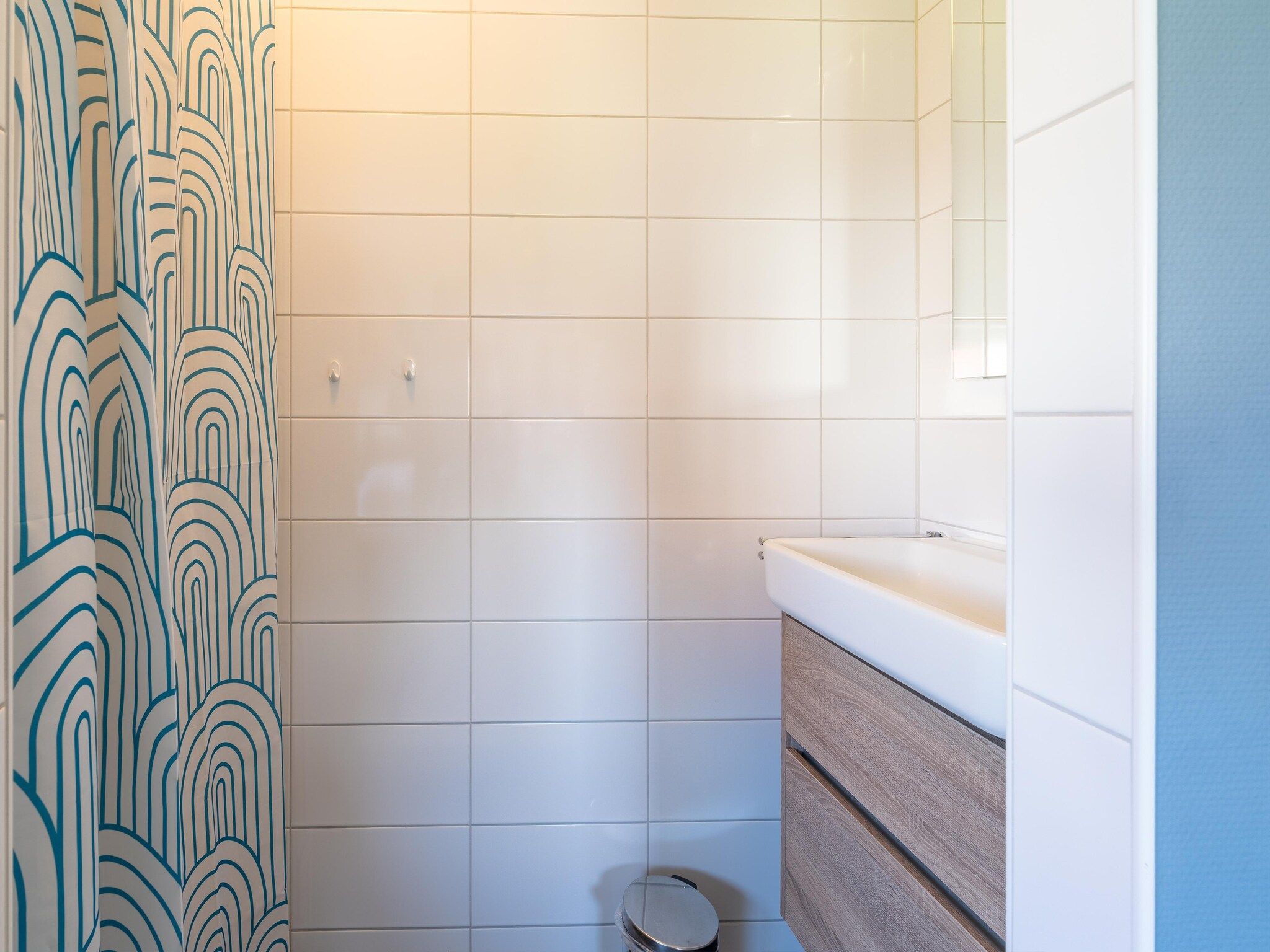 De badkamer van De Kievit Huis Nr 36 in Scherpenisse