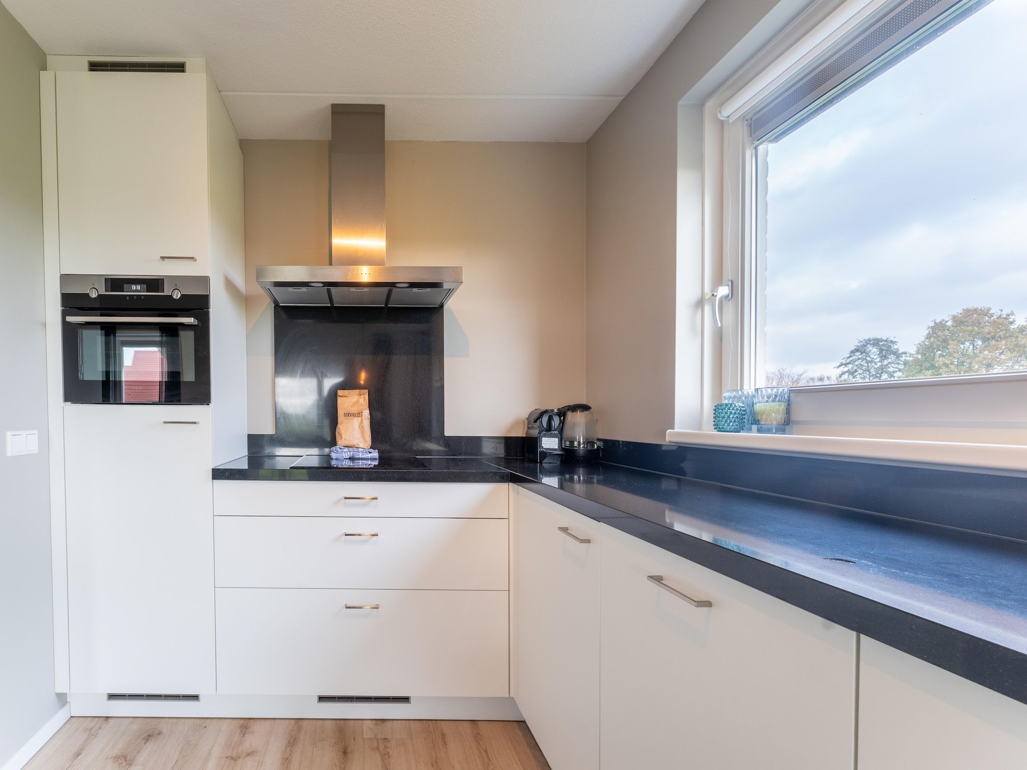 De keuken van De Kokmeeuw Huis Nr 11 in Scherpenisse