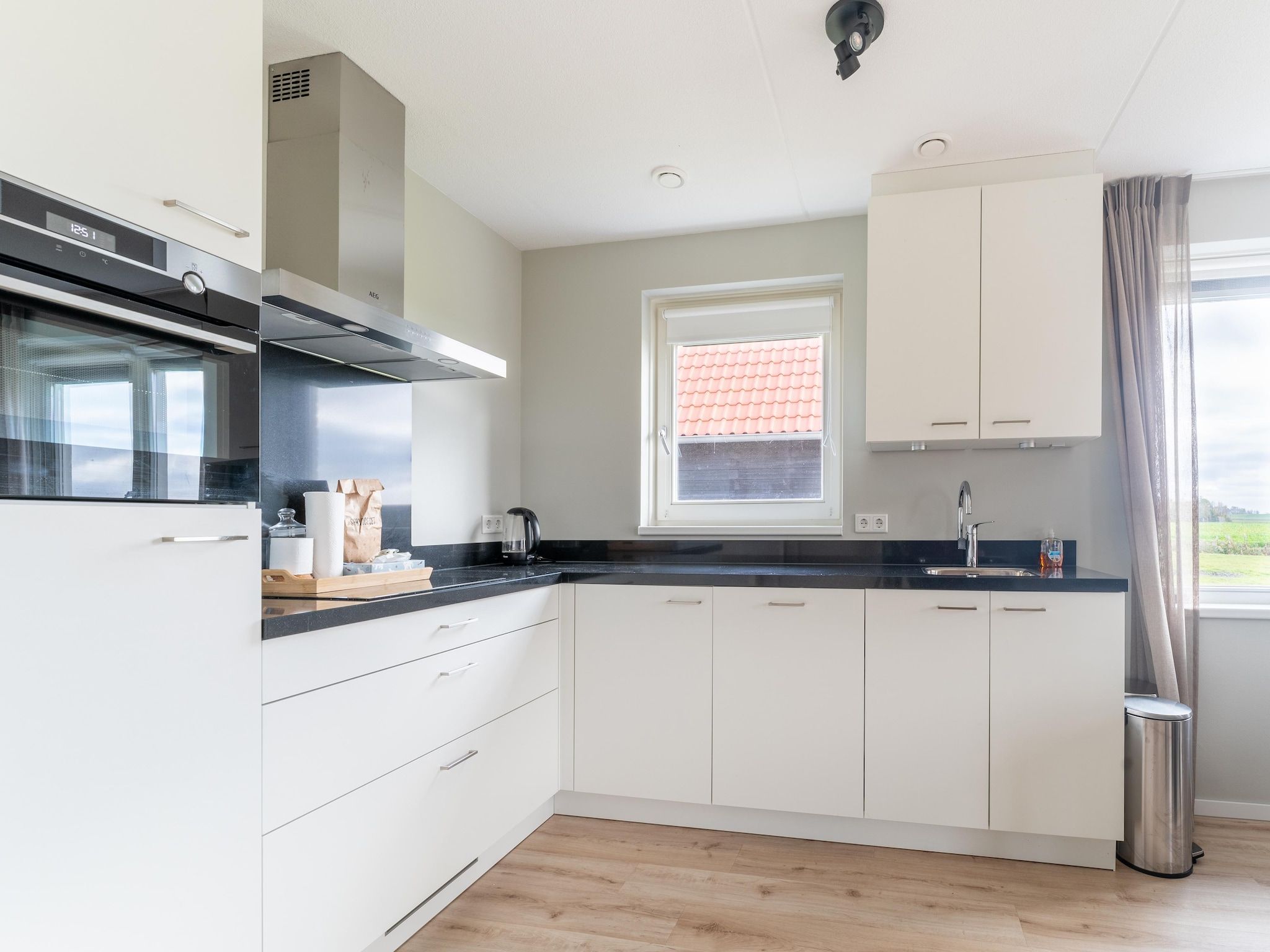 De keuken van De Lepelaar Huis Nr 13 in Scherpenisse