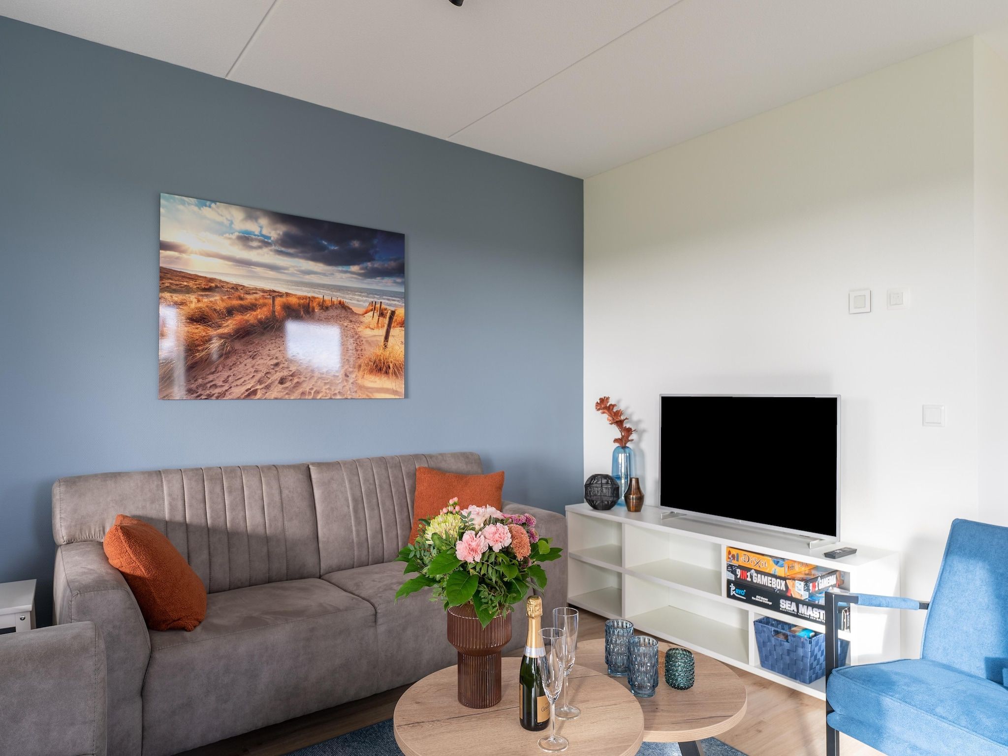 De woonkamer van De Wulp Huis Nr 50 in Scherpenisse