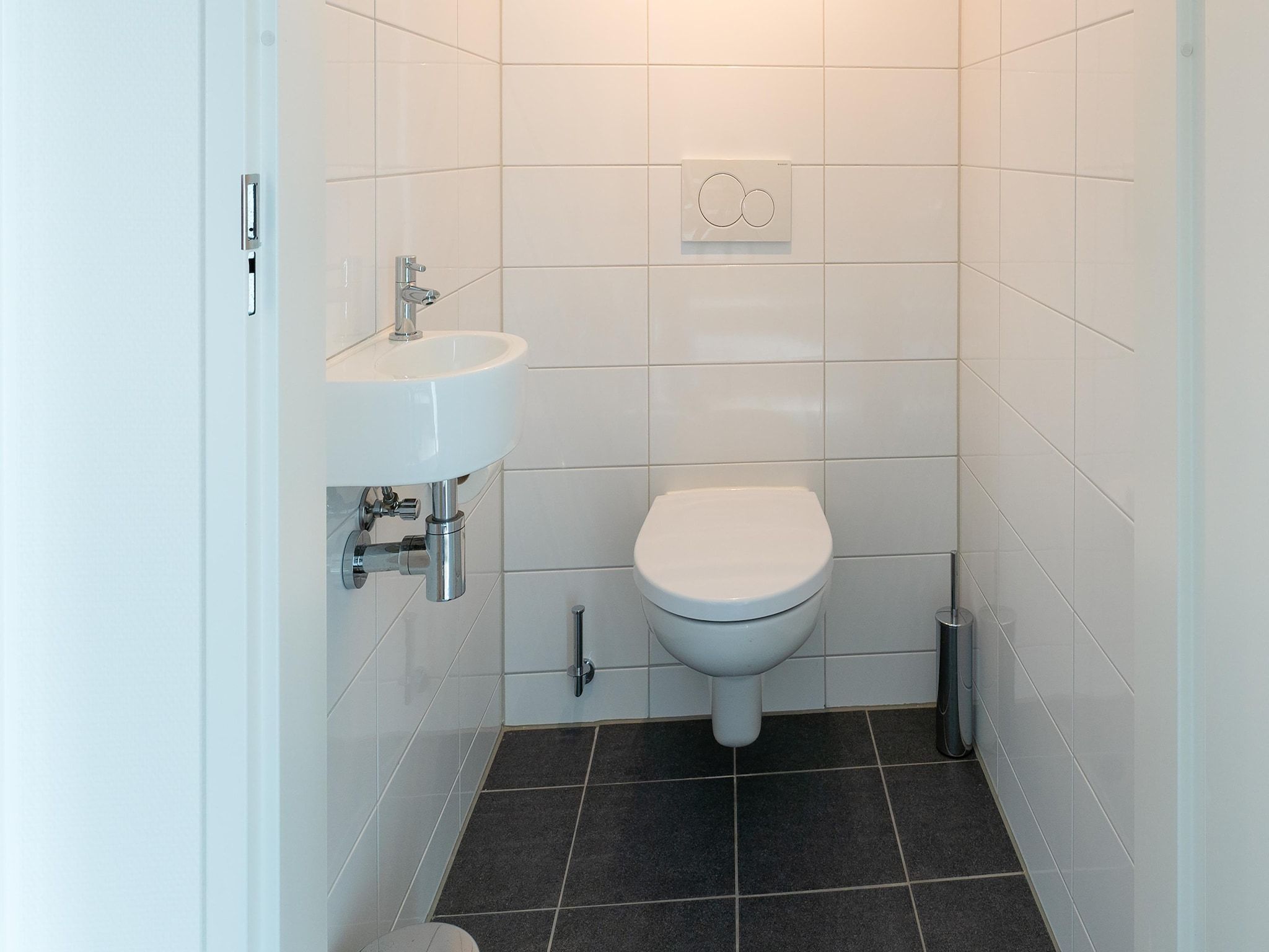 De badkamer van Wulpdal Huis Nr 51 in Scherpenisse