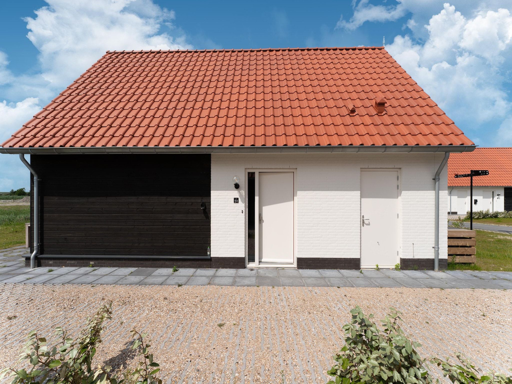 De buitenkant van Wulpdal Huis Nr 51 in Scherpenisse