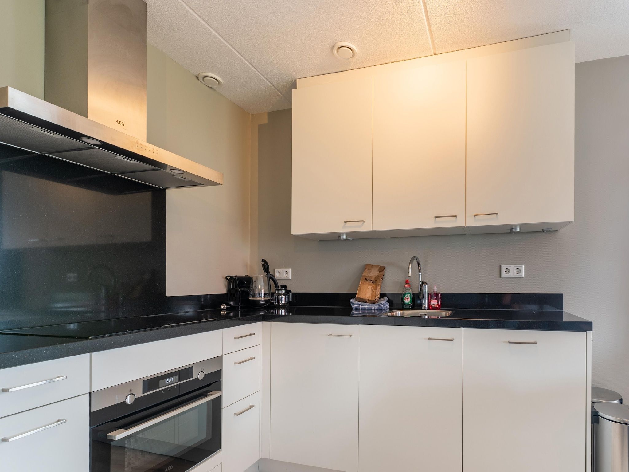 De keuken van De Kluut Huis Nr 12 in Scherpenisse