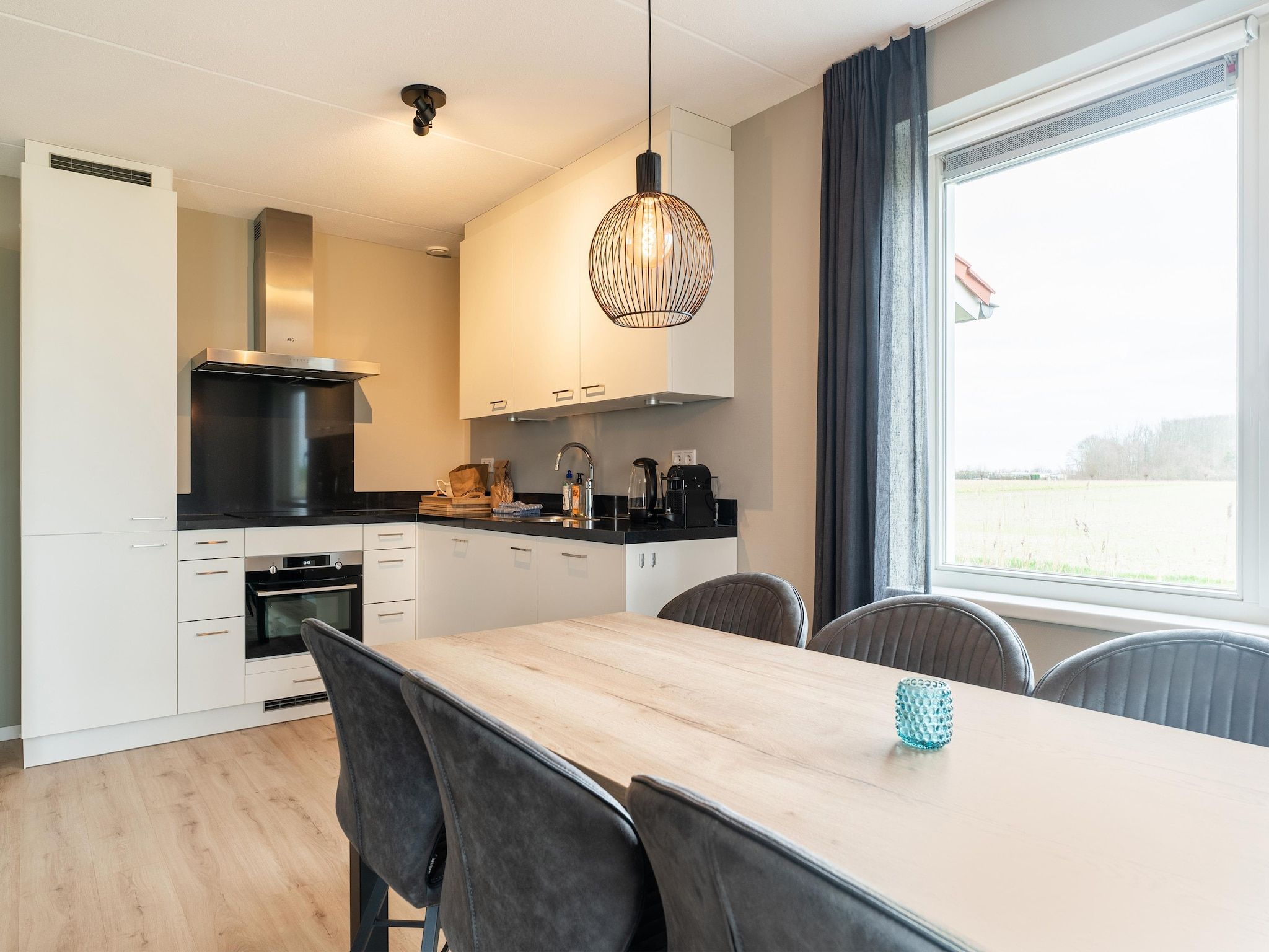 De keuken van De Ooievaar Huis Nr 47 in Scherpenisse