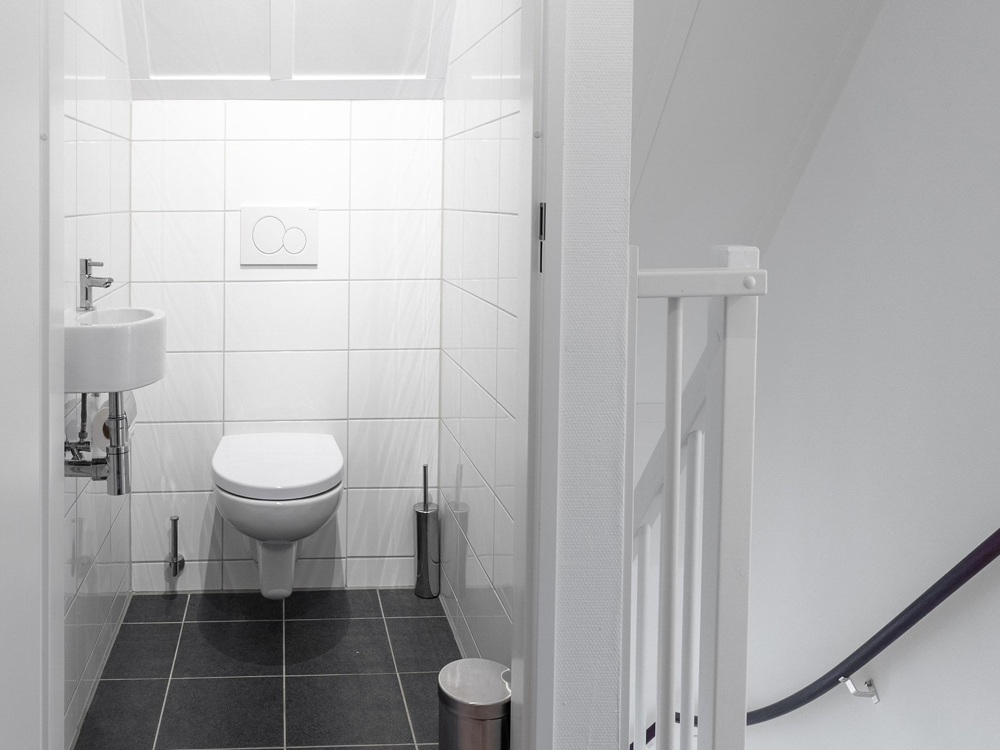 De badkamer van De Roodborst Huis Nr 31 in Scherpenisse